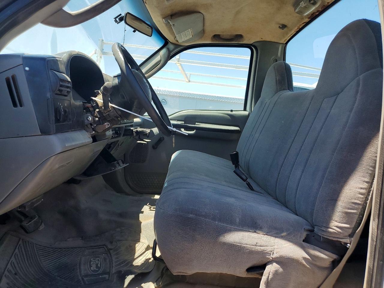 2005 Ford F250 Super Duty White vin: 1FTSF20P15EC20628