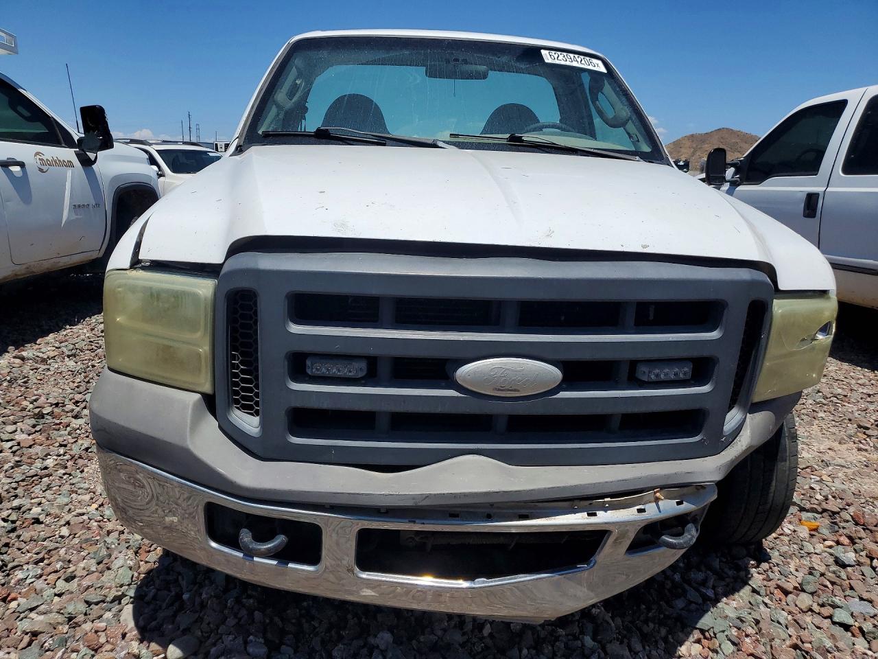 2005 Ford F250 Super Duty White vin: 1FTSF20P15EC20628