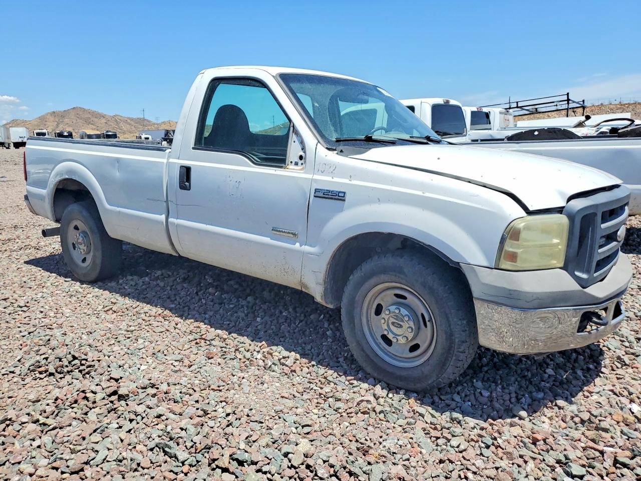 2005 Ford F250 Super Duty White vin: 1FTSF20P15EC20628