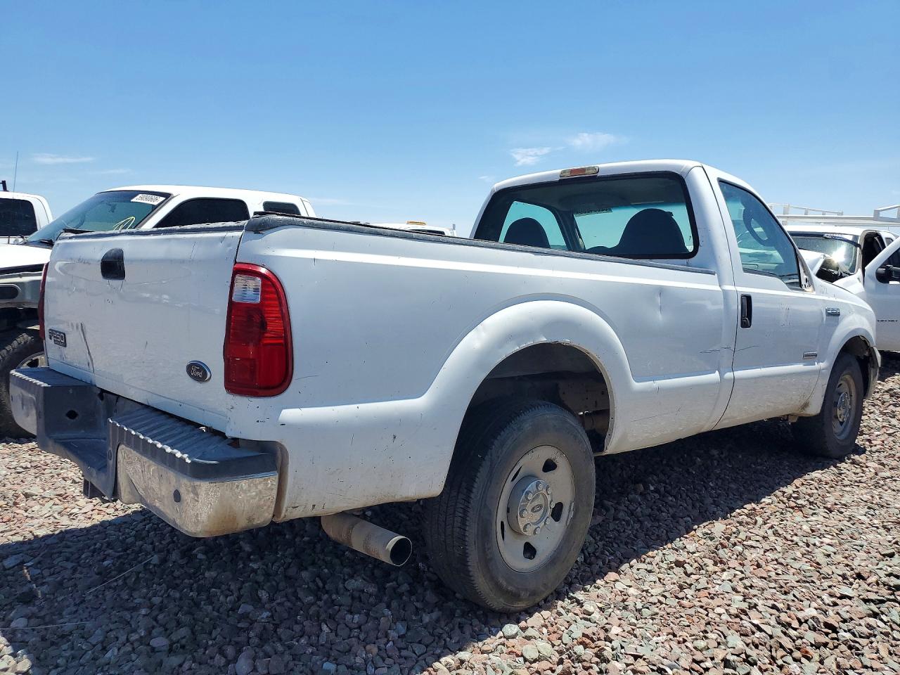 2005 Ford F250 Super Duty White vin: 1FTSF20P15EC20628