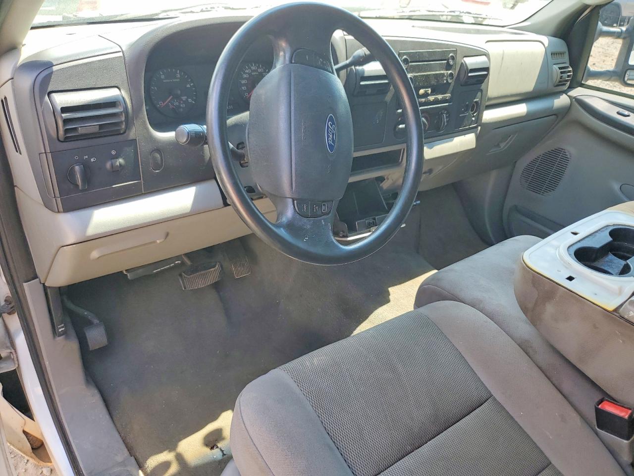 2005 Ford F250 Super Duty White vin: 1FTSF20P95EB46956