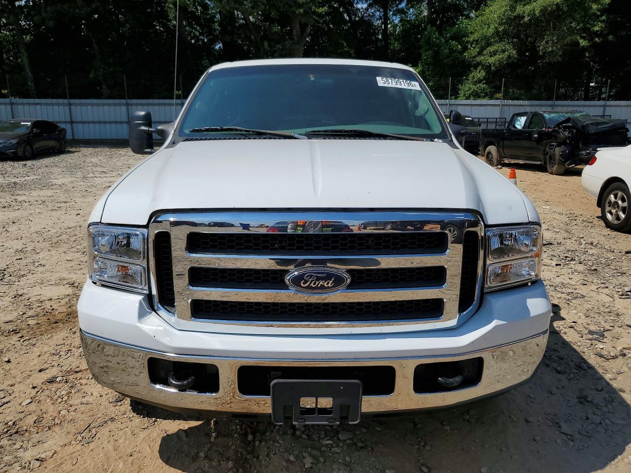 2005 Ford F250 Super Duty White vin: 1FTSF20P95EB46956