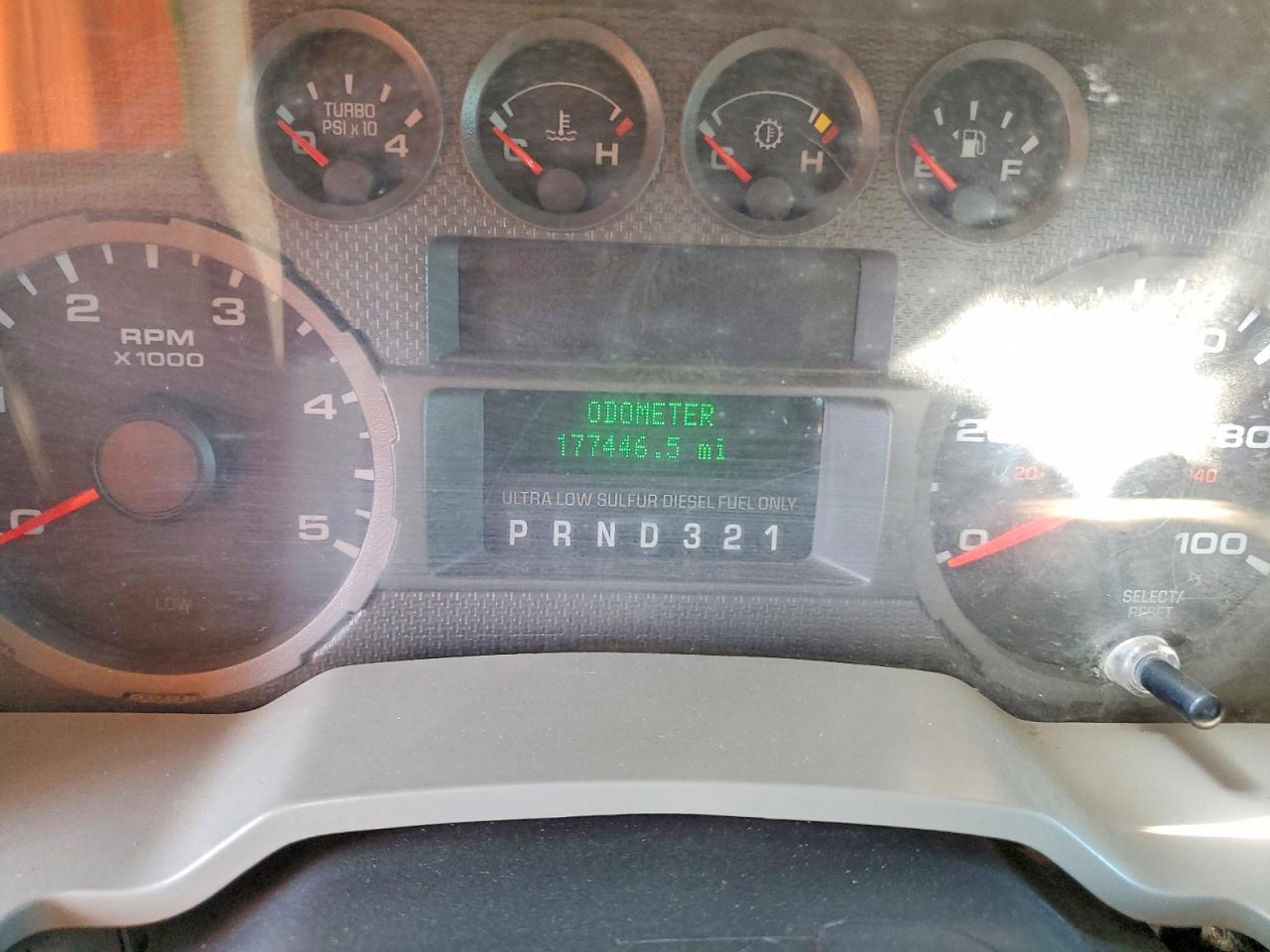 2008 Ford F250 Super Duty White vin: 1FTSF20R58EE40246