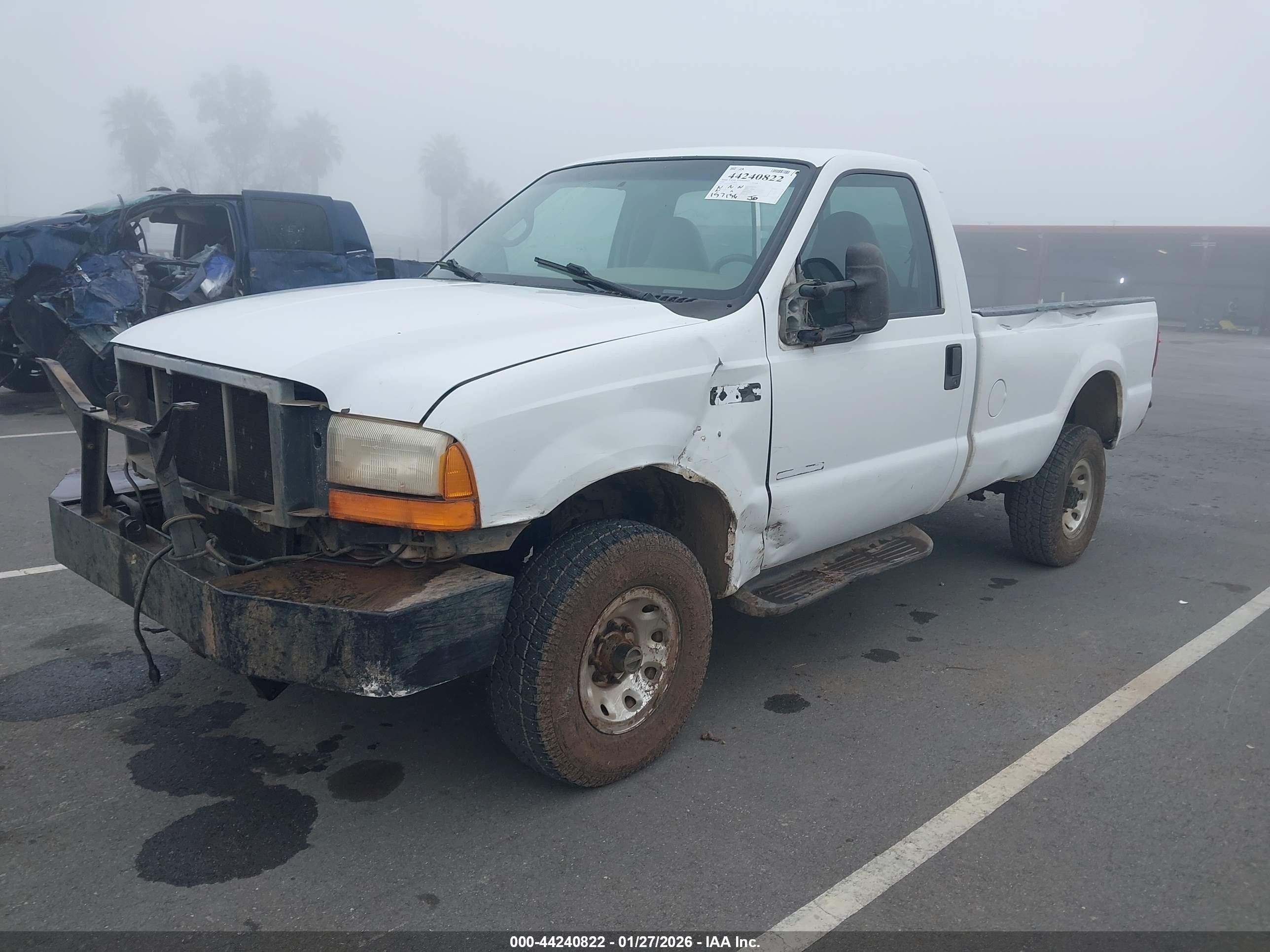 2000 Ford F-350 Lariat/xl/xlt White vin: 1FTSF31F0YEA19318