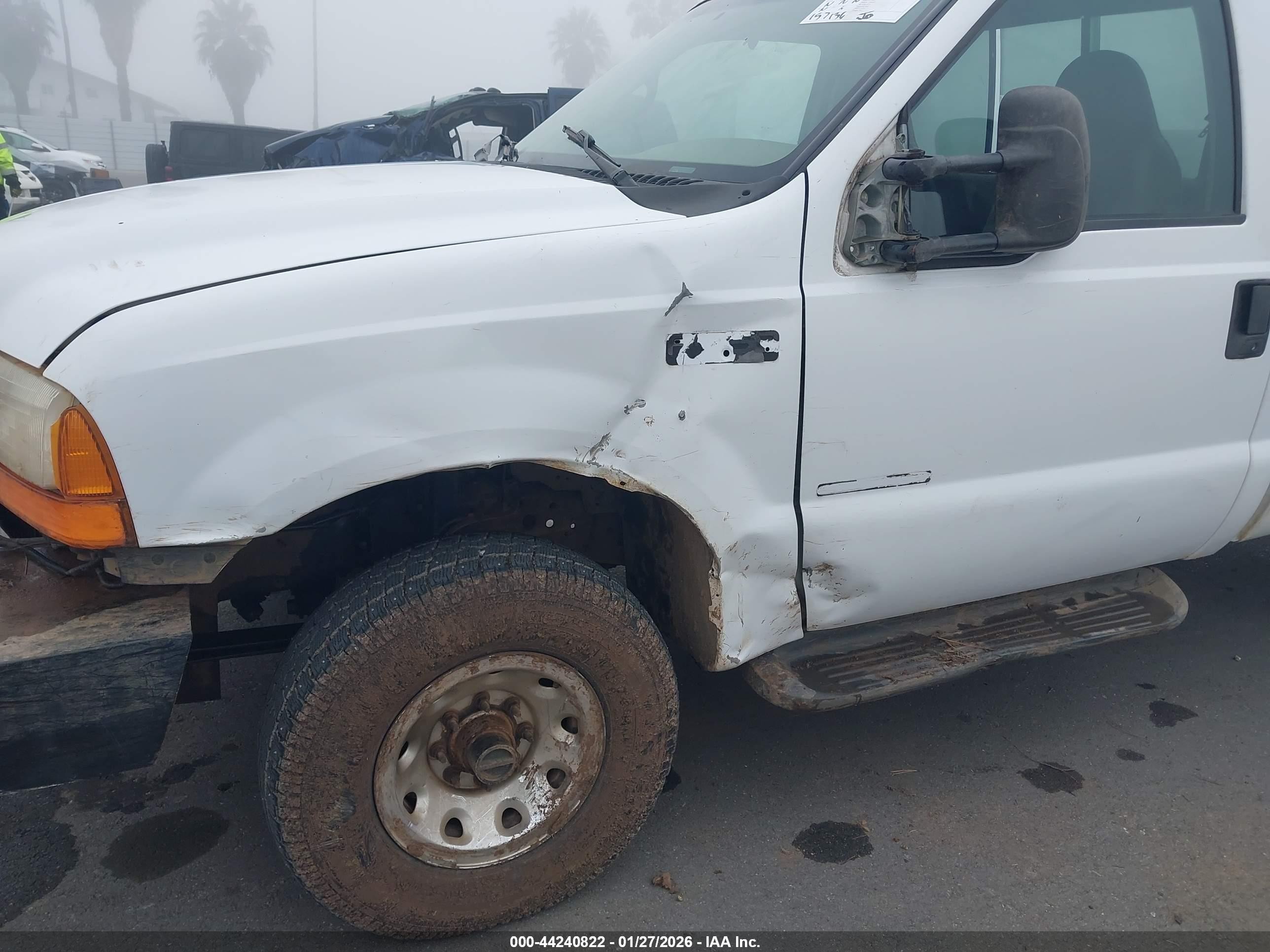 2000 Ford F-350 Lariat/xl/xlt White vin: 1FTSF31F0YEA19318