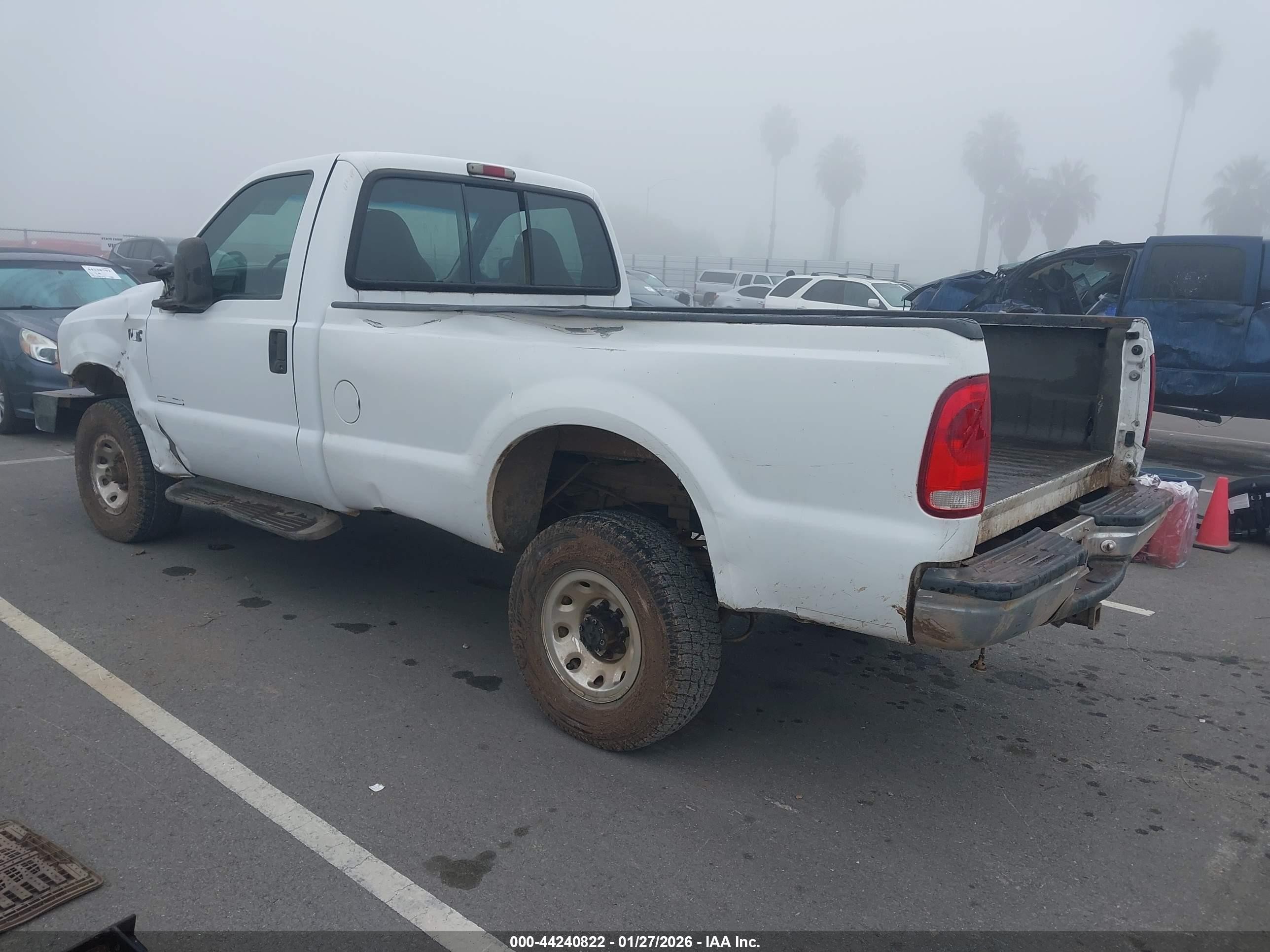 2000 Ford F-350 Lariat/xl/xlt White vin: 1FTSF31F0YEA19318