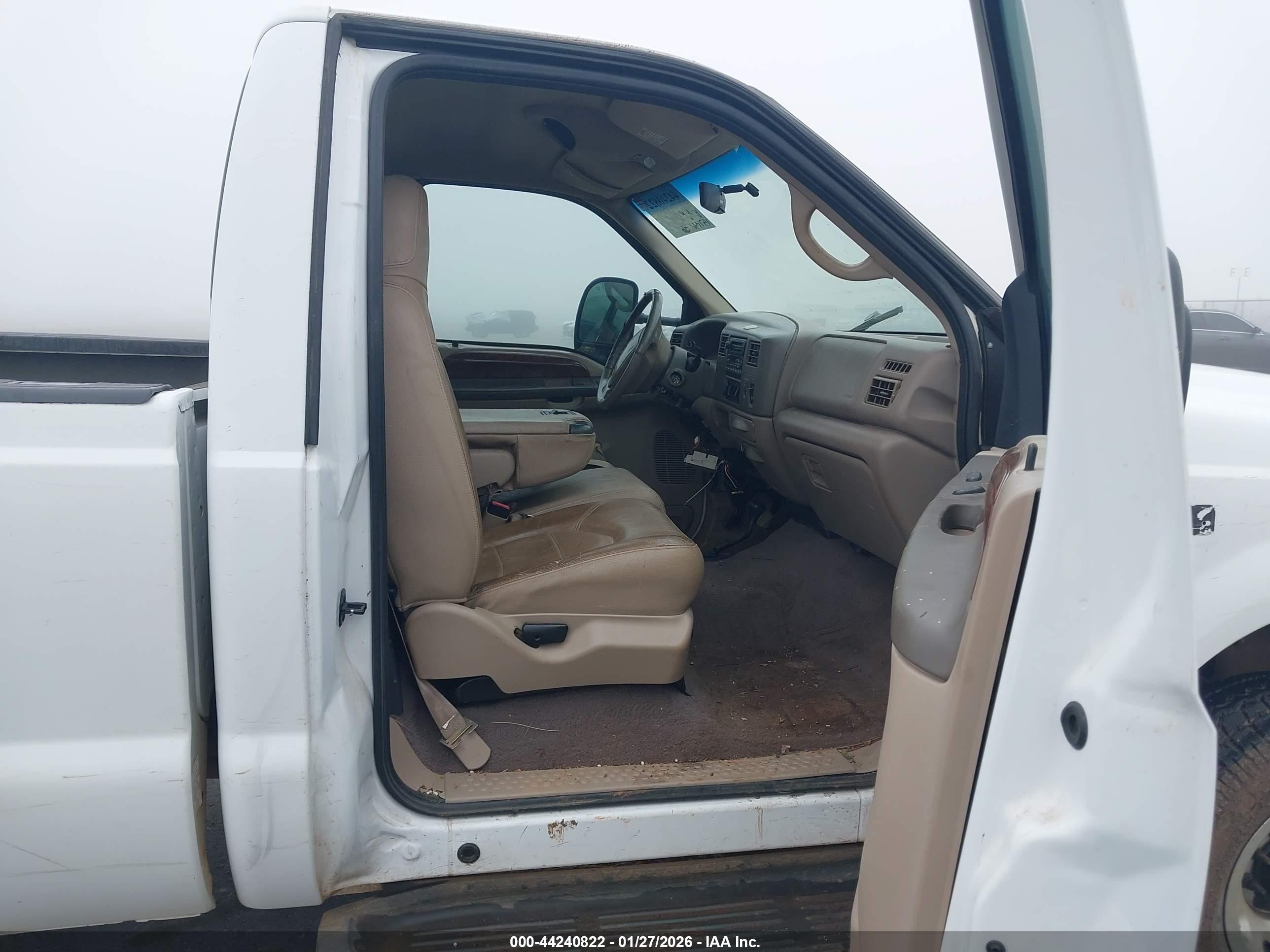 2000 Ford F-350 Lariat/xl/xlt White vin: 1FTSF31F0YEA19318
