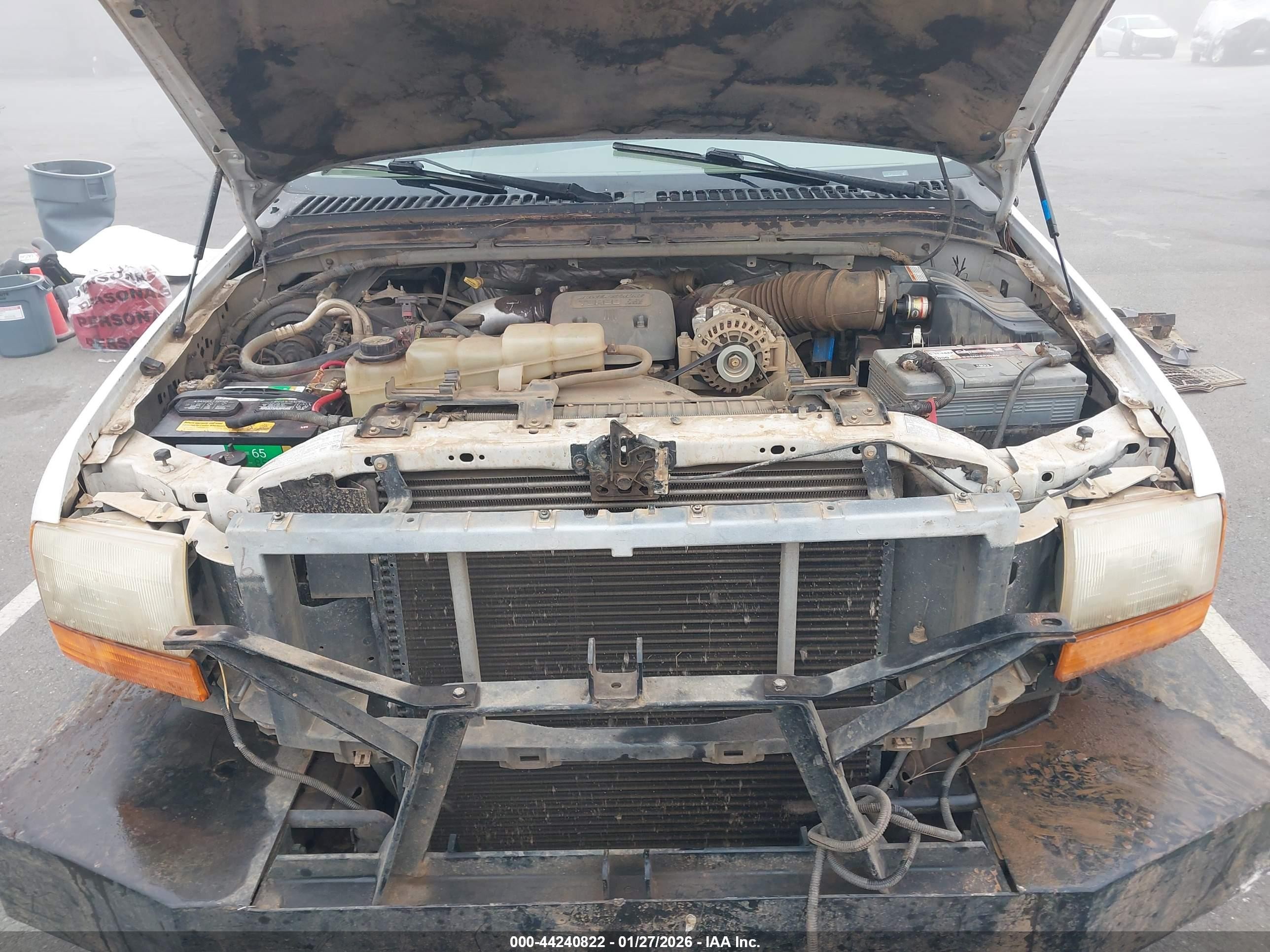 2000 Ford F-350 Lariat/xl/xlt White vin: 1FTSF31F0YEA19318