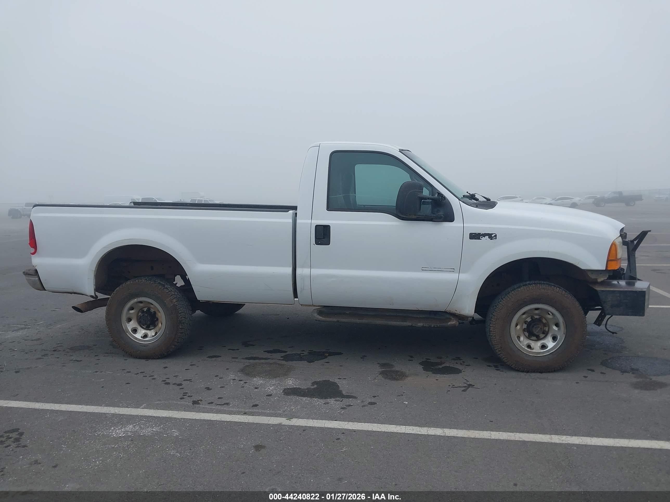 2000 Ford F-350 Lariat/xl/xlt White vin: 1FTSF31F0YEA19318
