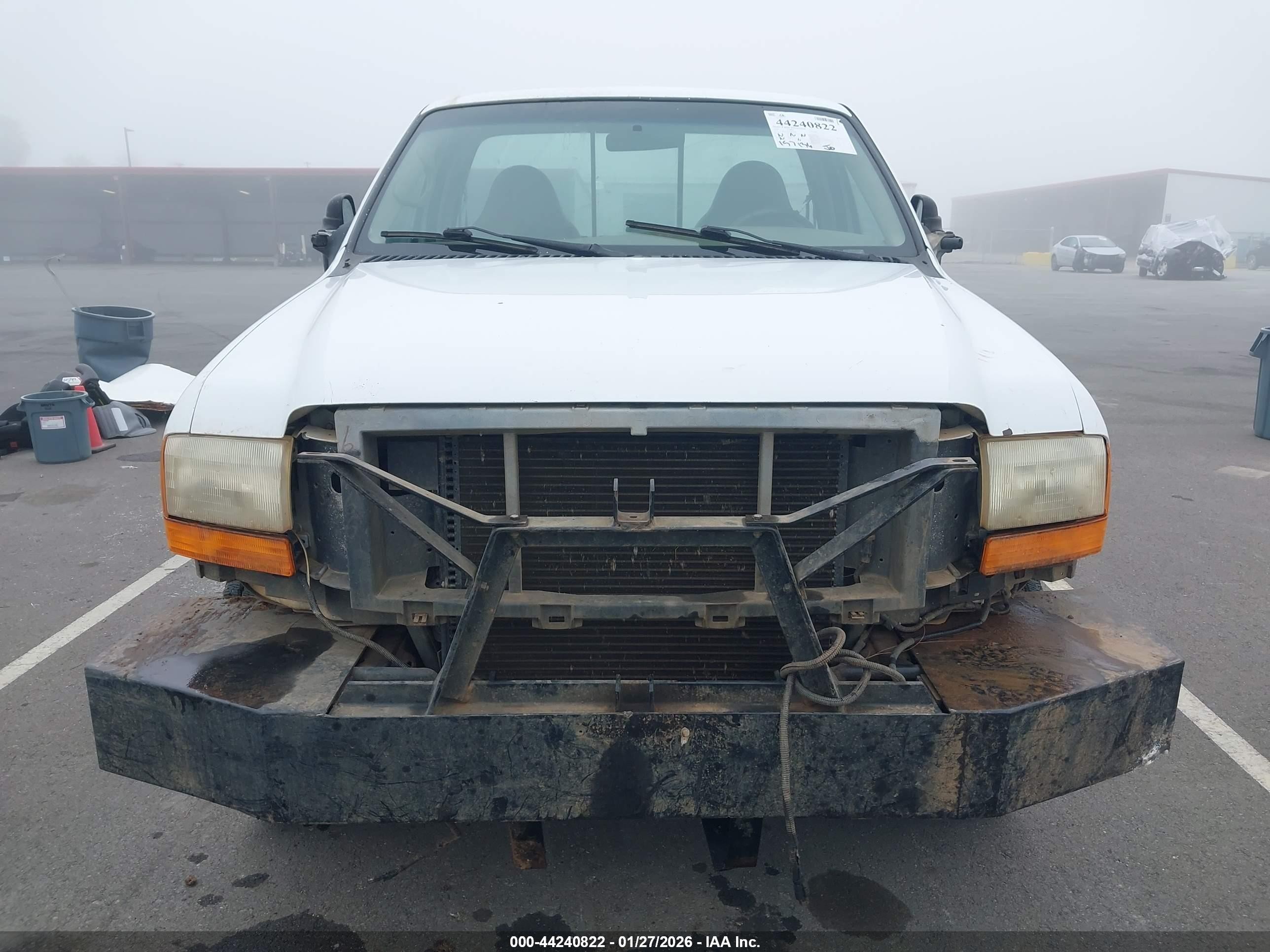 2000 Ford F-350 Lariat/xl/xlt White vin: 1FTSF31F0YEA19318