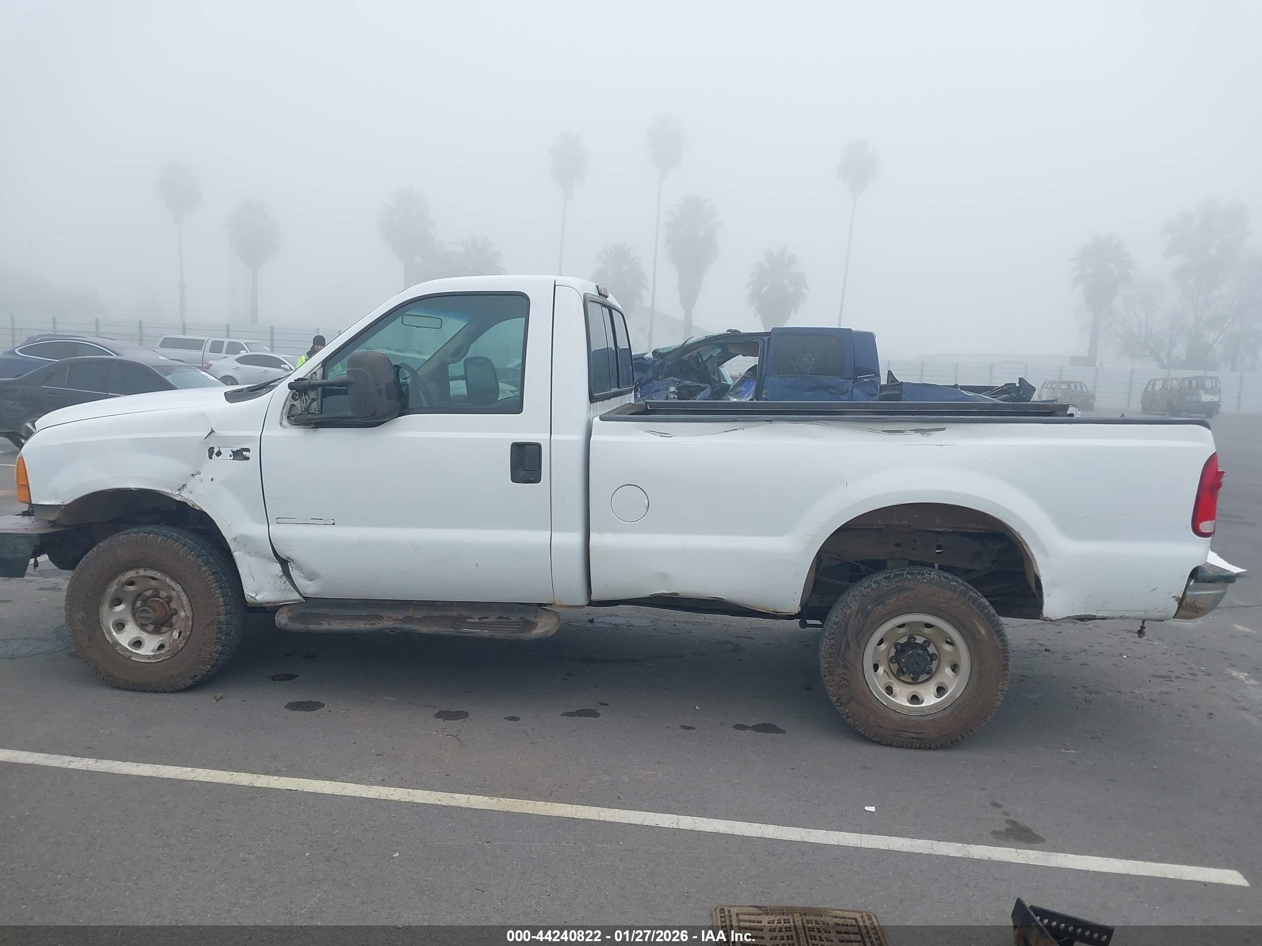 2000 Ford F-350 Lariat/xl/xlt White vin: 1FTSF31F0YEA19318