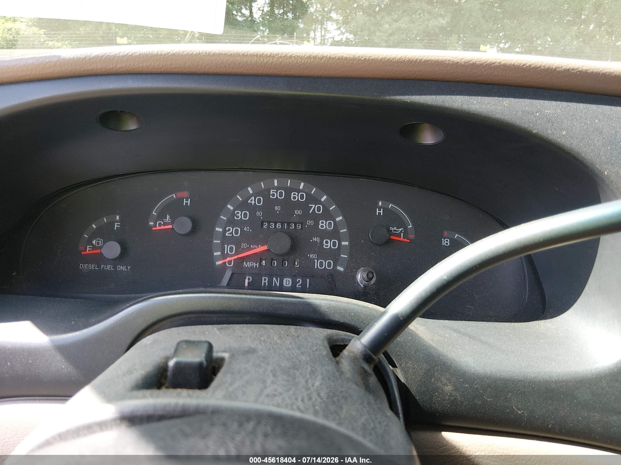 1998 Ford E-350 Commercial/recreational White vin: 1FTSS34F5WHB10569