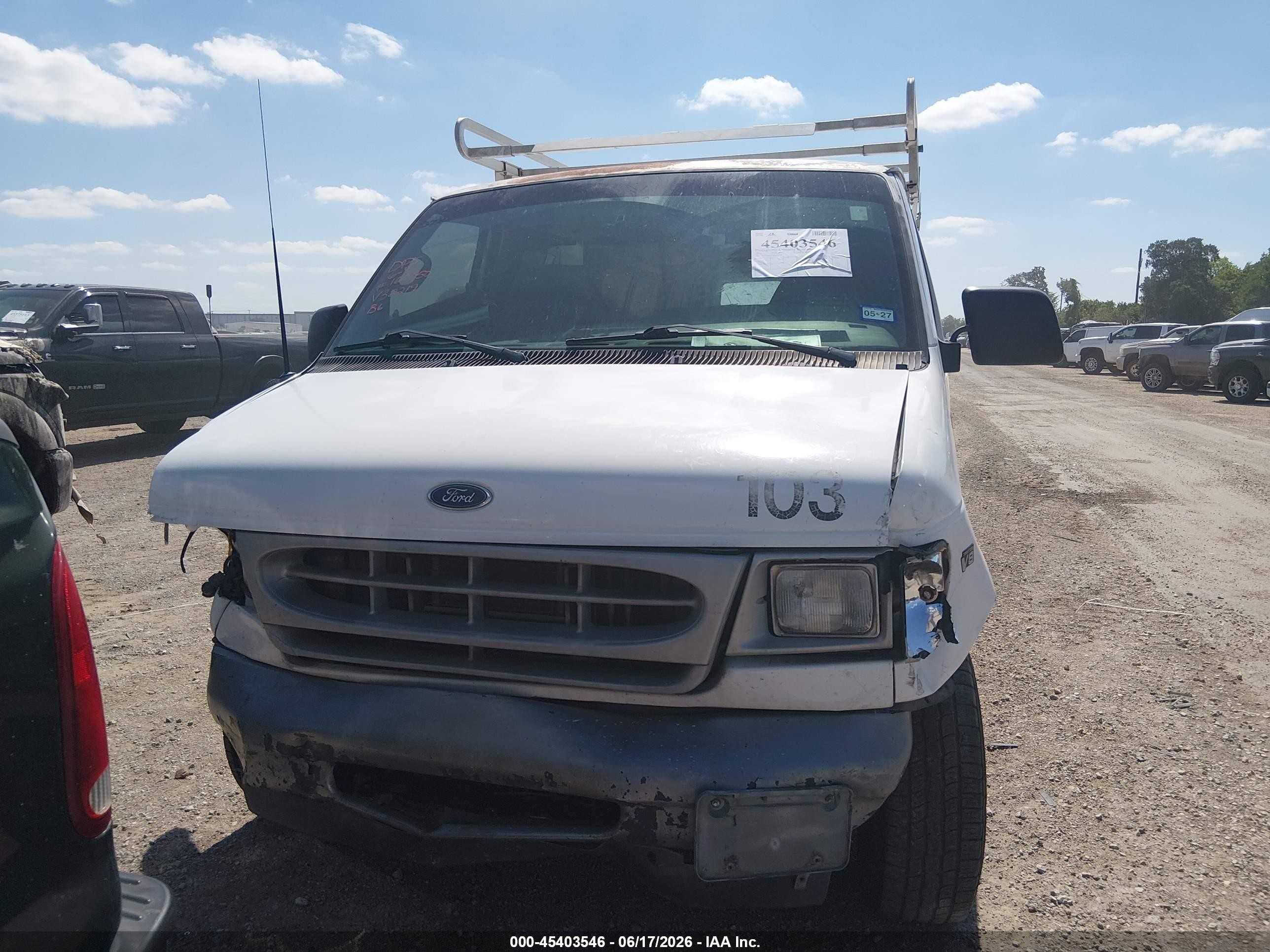 2002 Ford E-350 Super Duty Commercial/recreational White vin: 1FTSS34L02HB32219