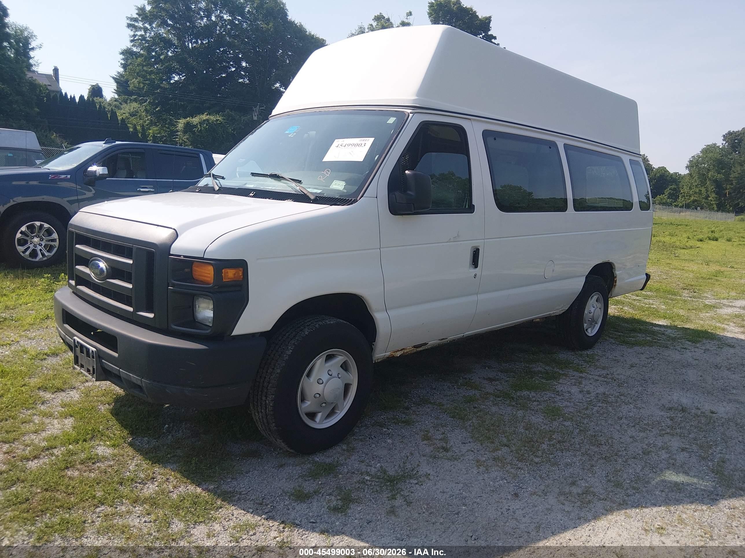 2009 Ford E-350 Super Duty Commercial/recreational Белый vin: 1FTSS34L19DA29912