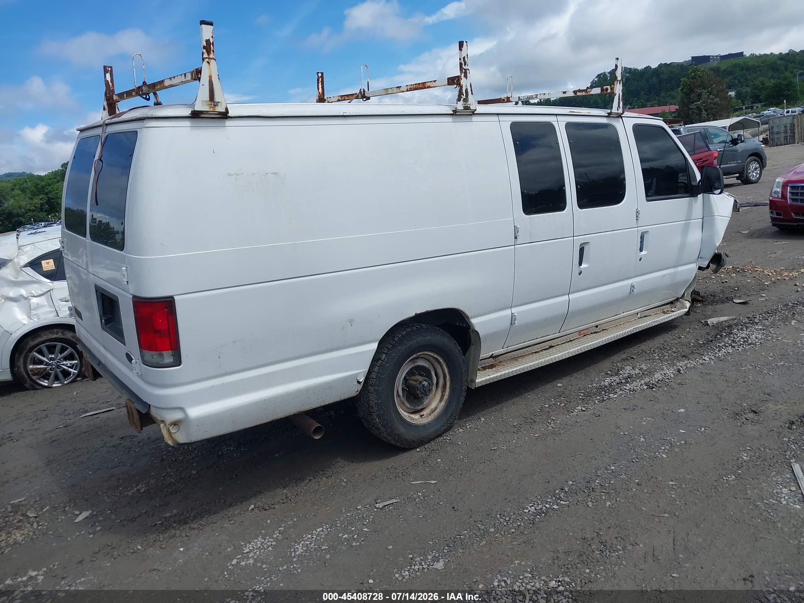 2000 Ford E-350 Super Duty Commercial/recreational White vin: 1FTSS34L5YHB98161