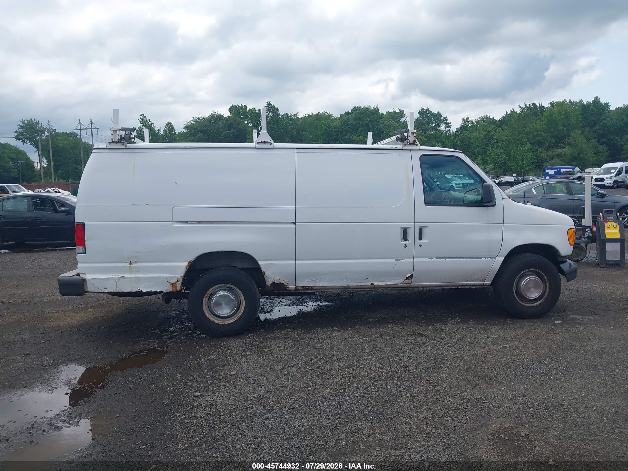 2003 Ford E-350 Super Duty Commercial/recreational White vin: 1FTSS34L83HC07766