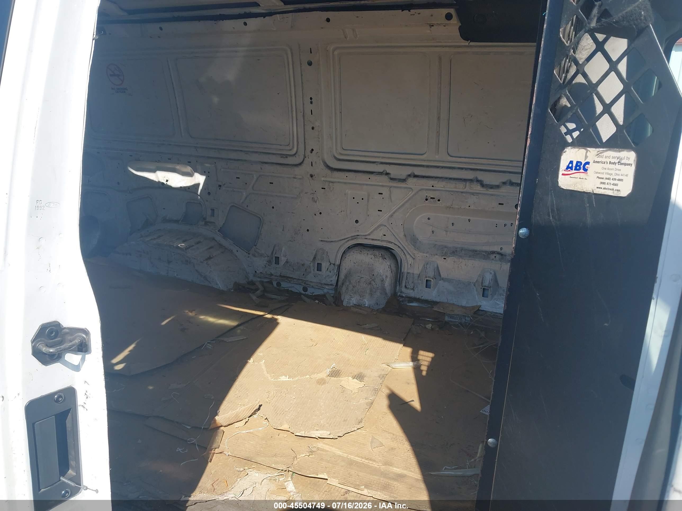 2006 Ford E-350 Super Duty   White vin: 1FTSS34LX6HB34372