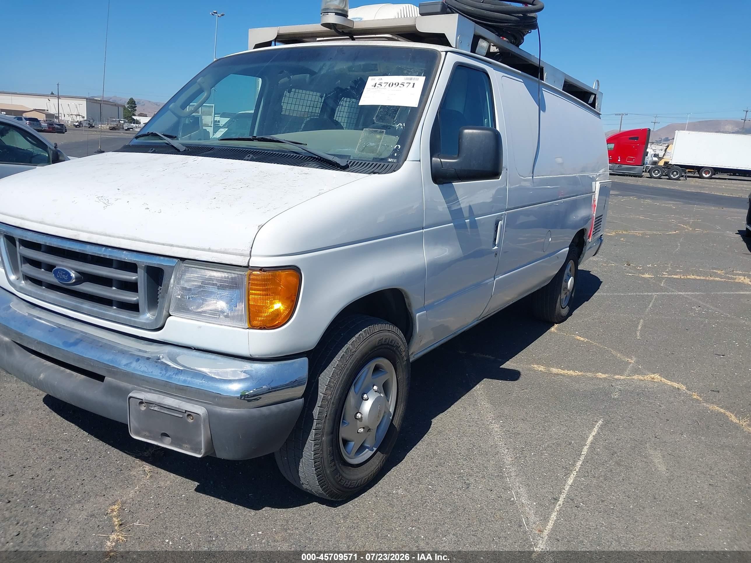 2004 Ford E-350 Super Duty Commercial/recreational White vin: 1FTSS34S04HA20434