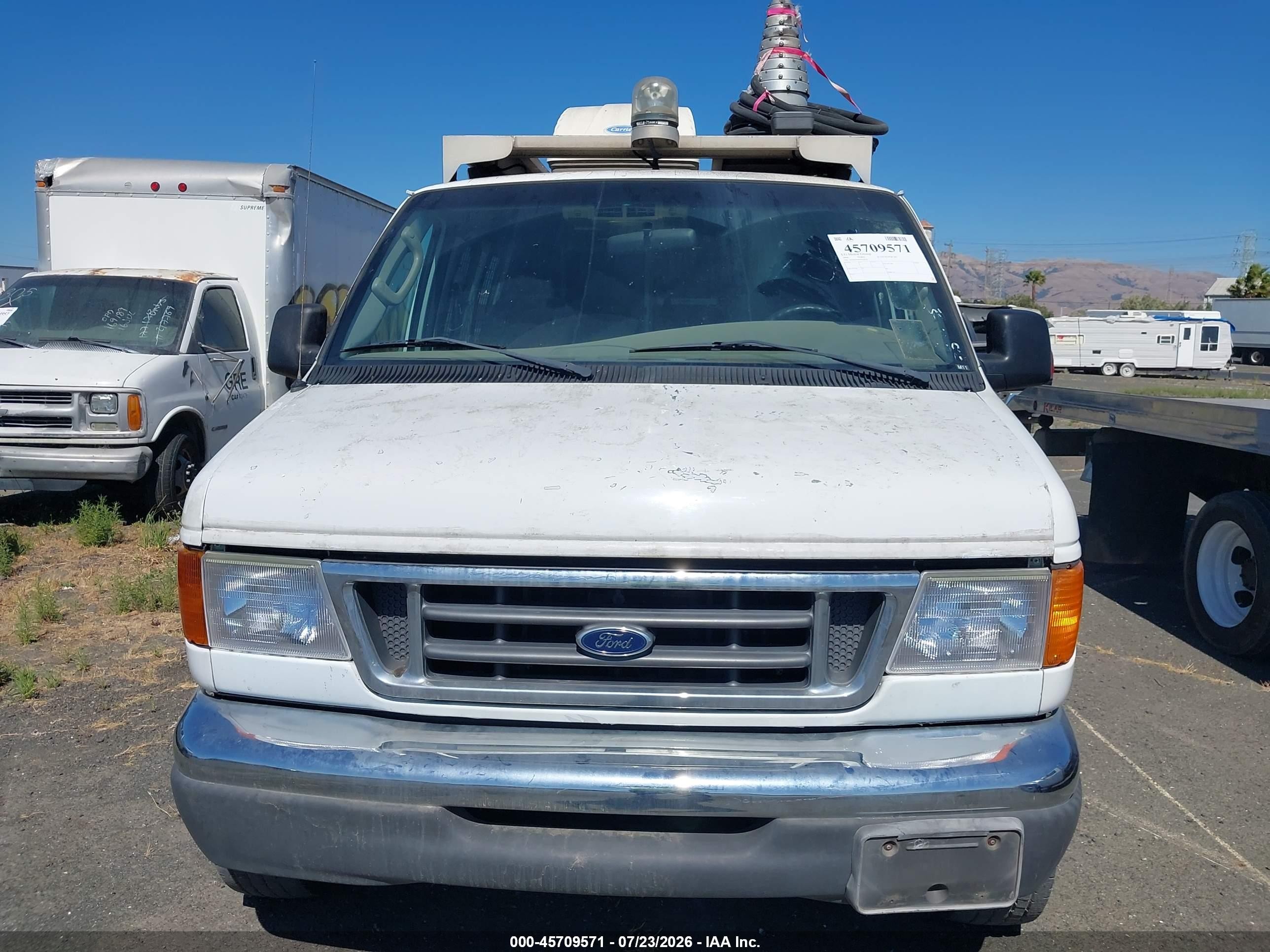 2004 Ford E-350 Super Duty Commercial/recreational White vin: 1FTSS34S04HA20434