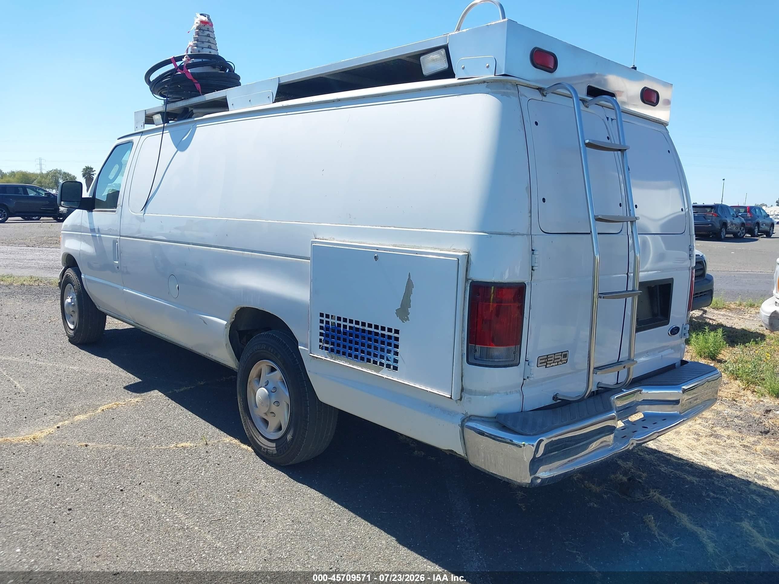 2004 Ford E-350 Super Duty Commercial/recreational White vin: 1FTSS34S04HA20434
