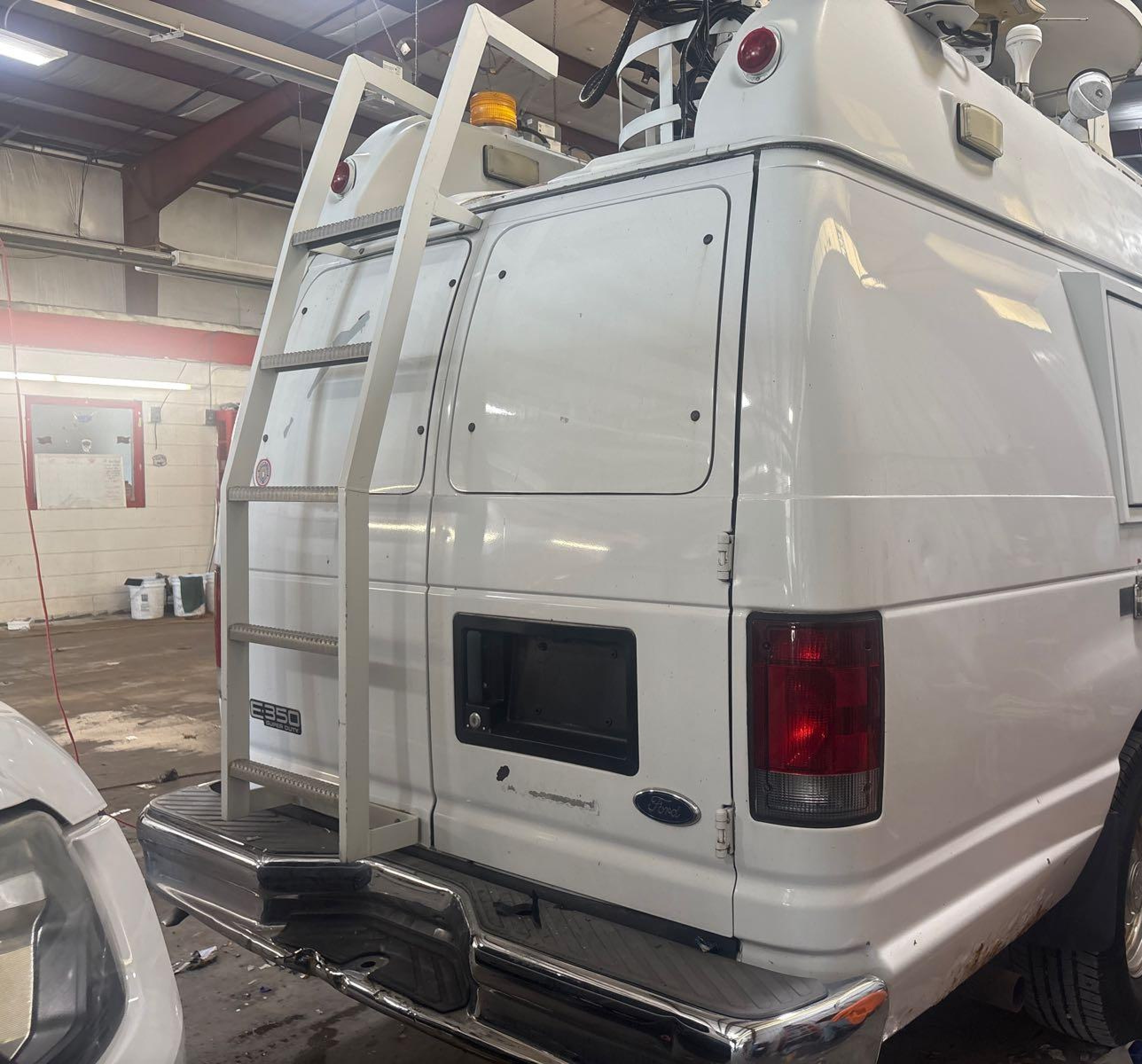 2005 Ford E-350 Super Duty Commercial/recreational vin: 1FTSS34S45HA83019