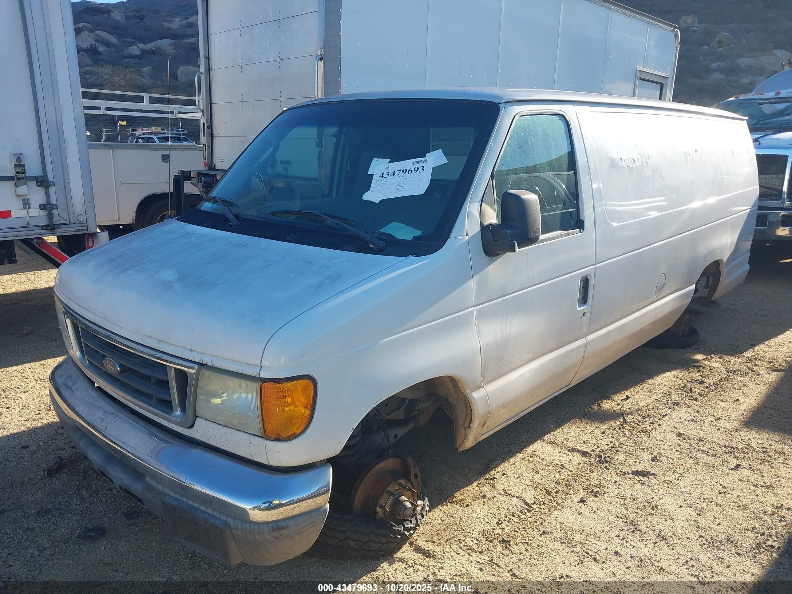 2005 Ford E-350 Super Duty Commercial/recreational White vin: 1FTSS34S75HA68692