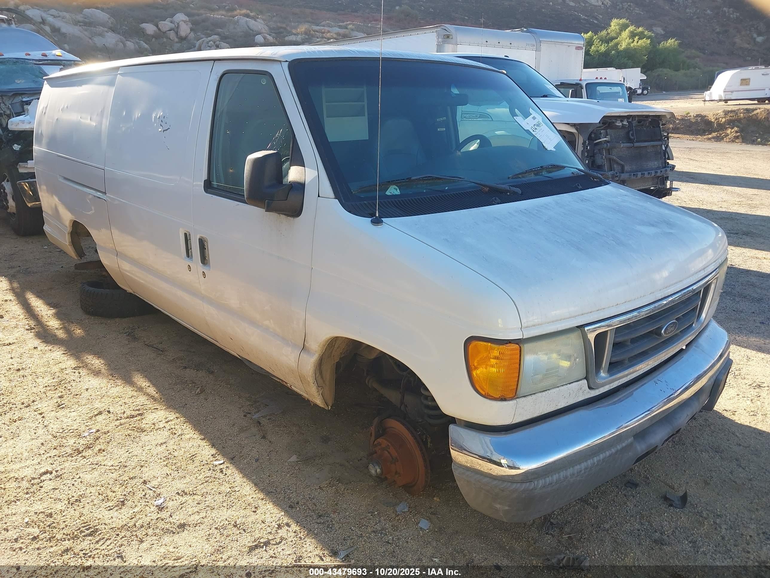 2005 Ford E-350 Super Duty Commercial/recreational White vin: 1FTSS34S75HA68692
