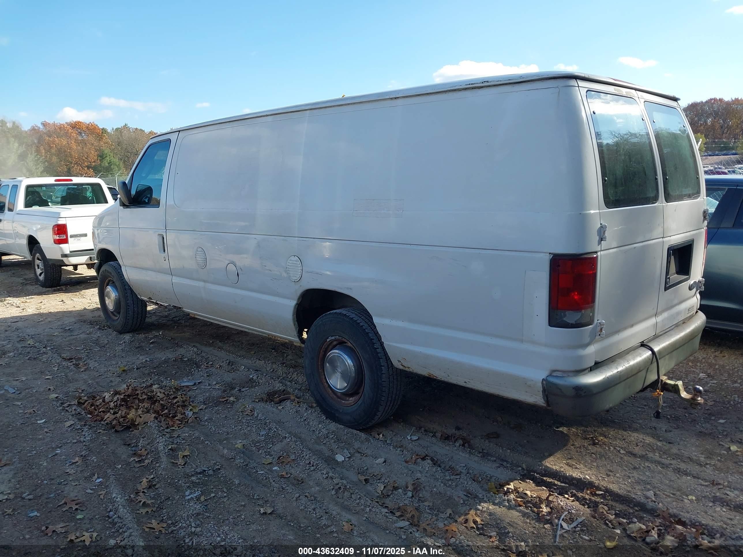 2005 Ford E-350 Super Duty Commercial/recreational White vin: 1FTSS34S95HA79600