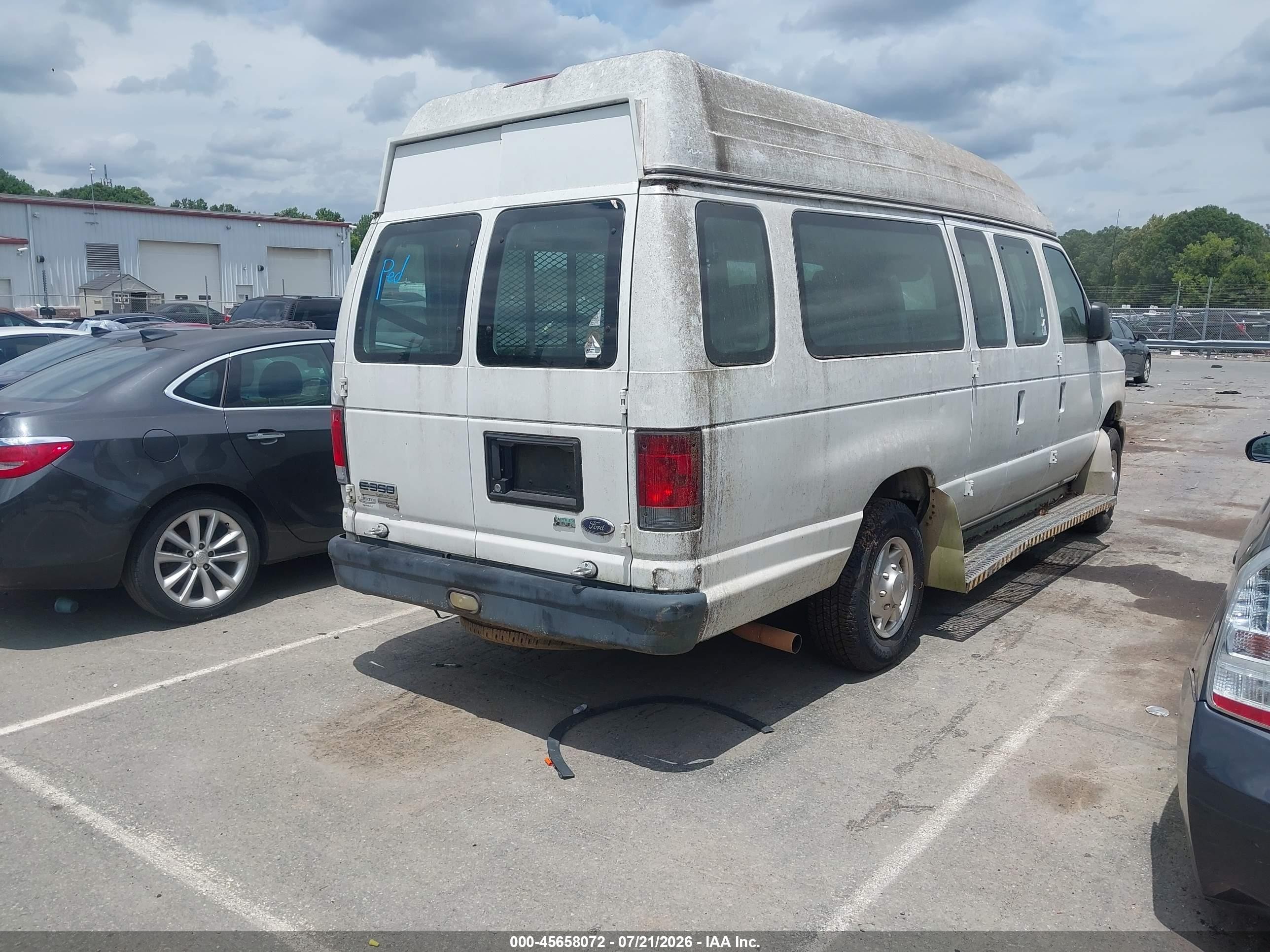 2011 Ford E-350 Super Duty Commercial White vin: 1FTSS3EL1BDB01776
