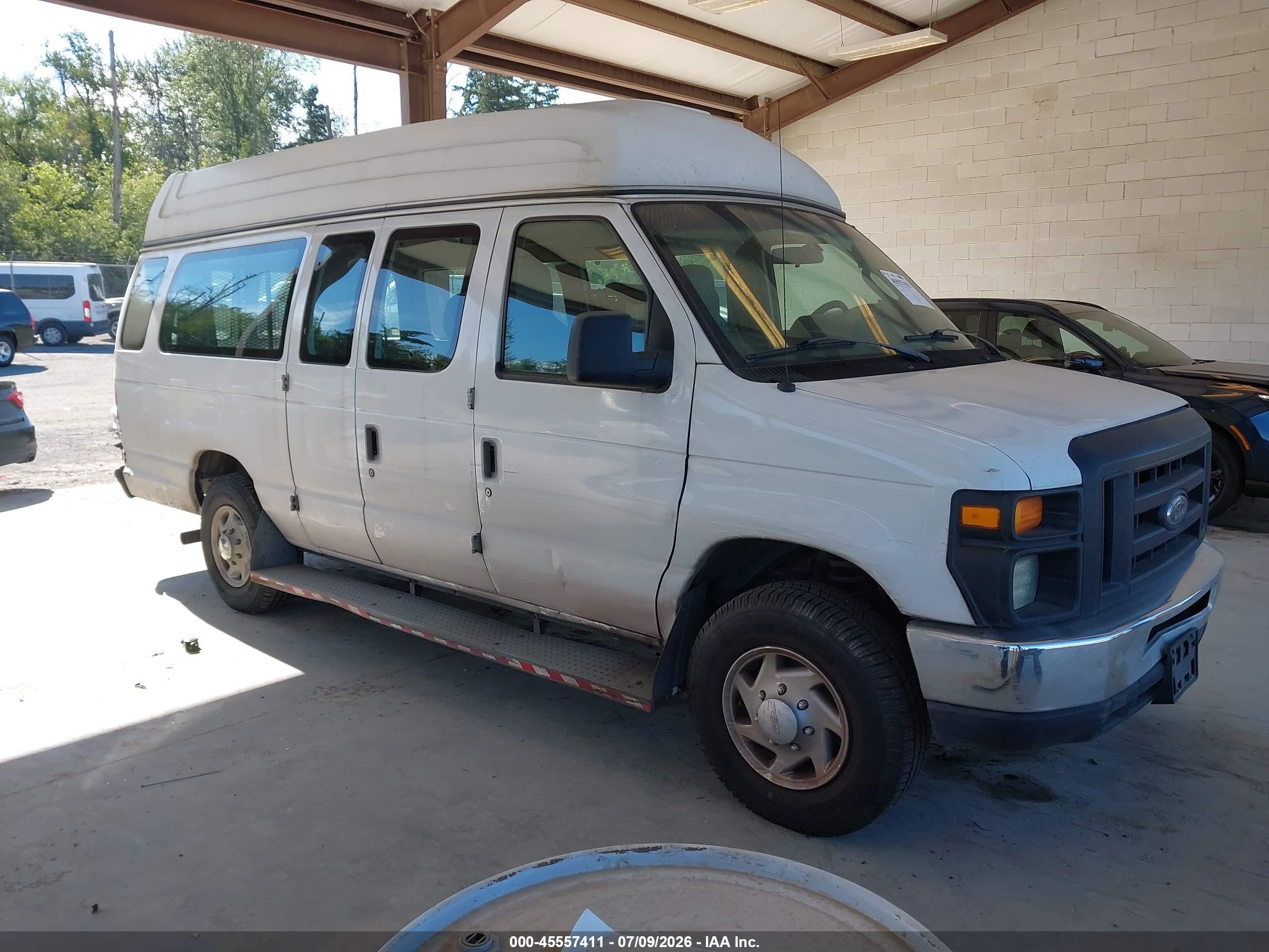 2011 Ford E-350 Super Duty Commercial/recreational White vin: 1FTSS3EL2BDA04263