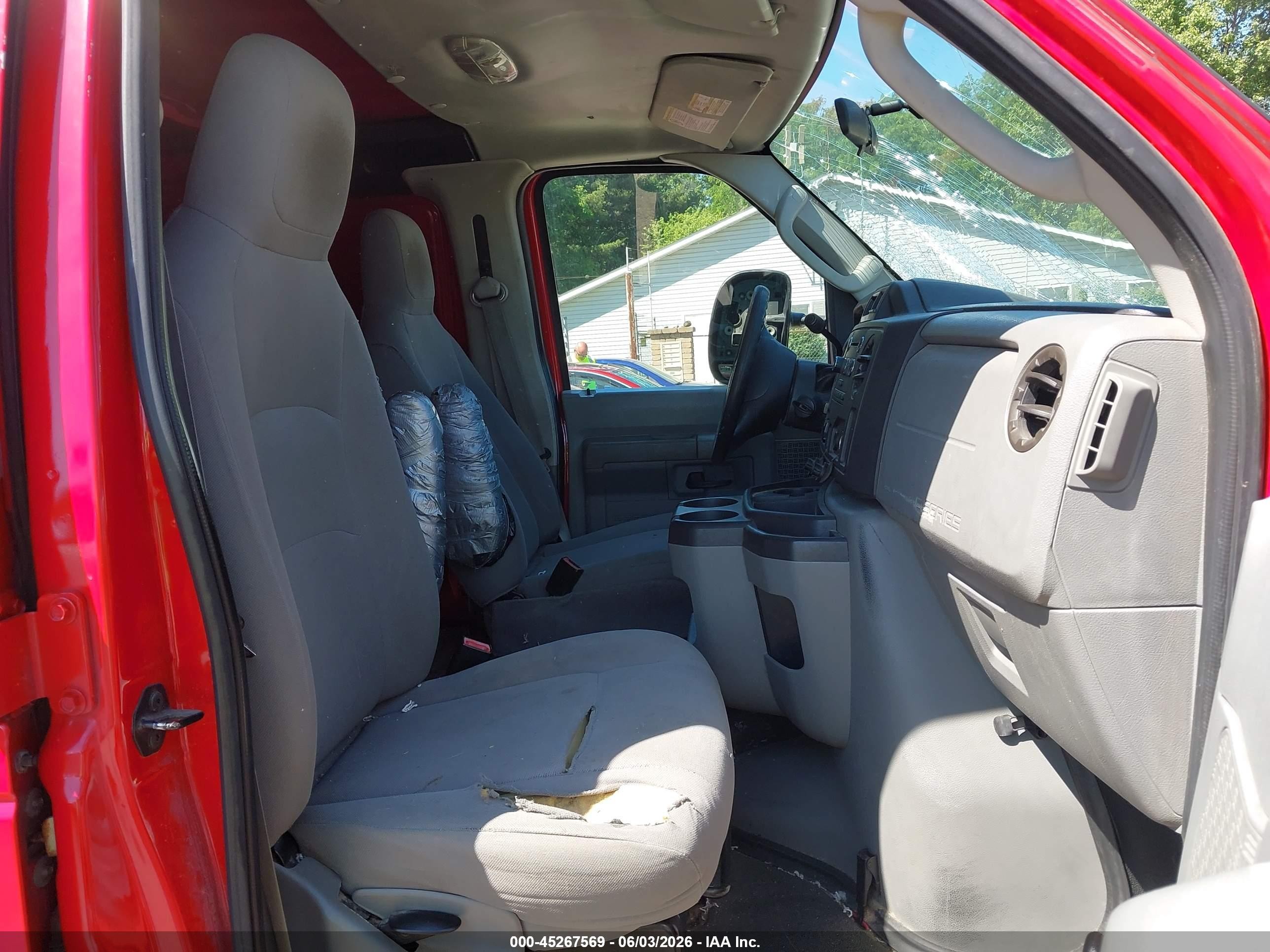 2013 Ford E-350 Super Duty Commercial/recreational Red vin: 1FTSS3EL2DDA99572