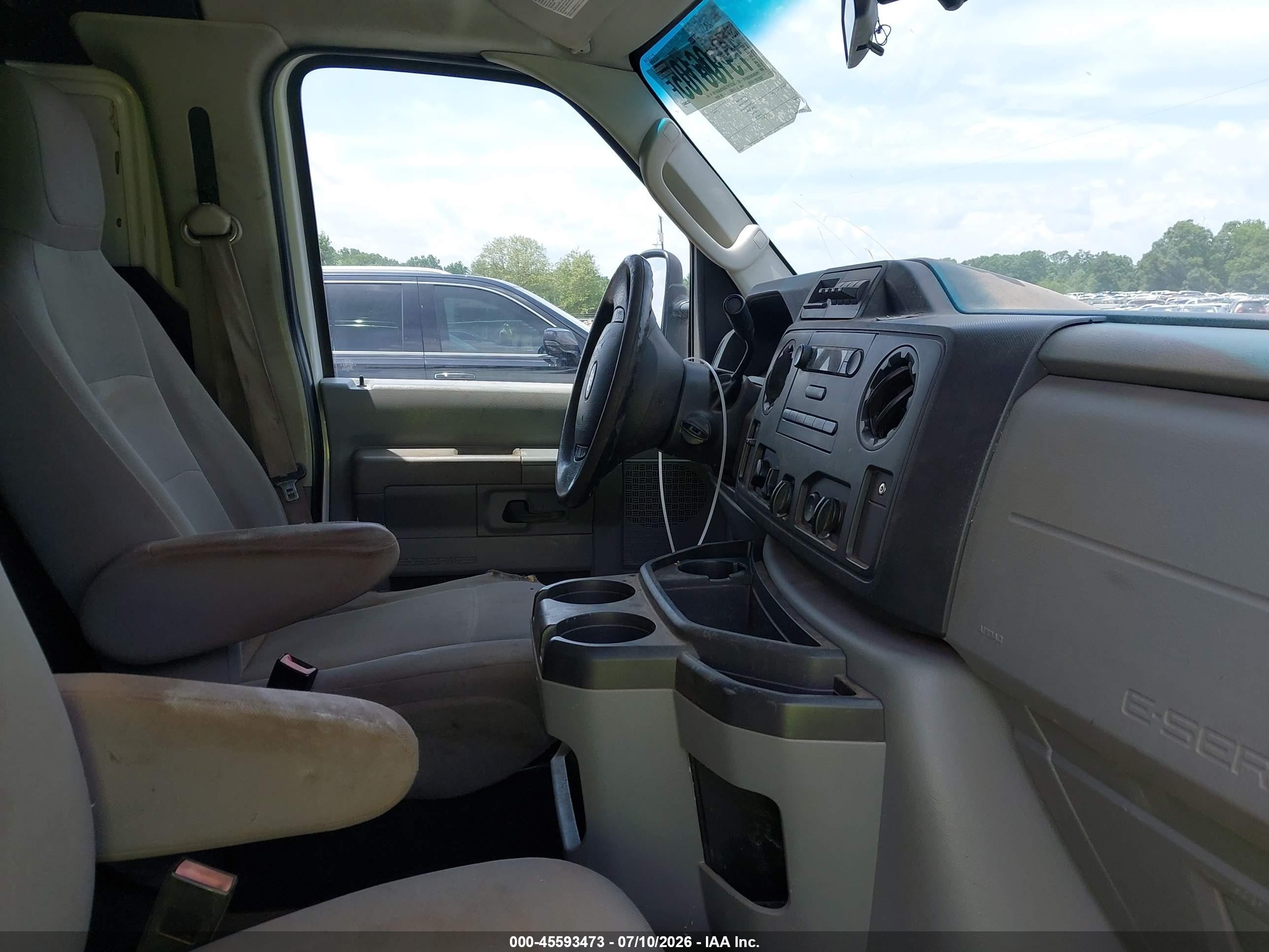 2014 Ford E-350 Super Duty Commercial White vin: 1FTSS3EL2EDA07202