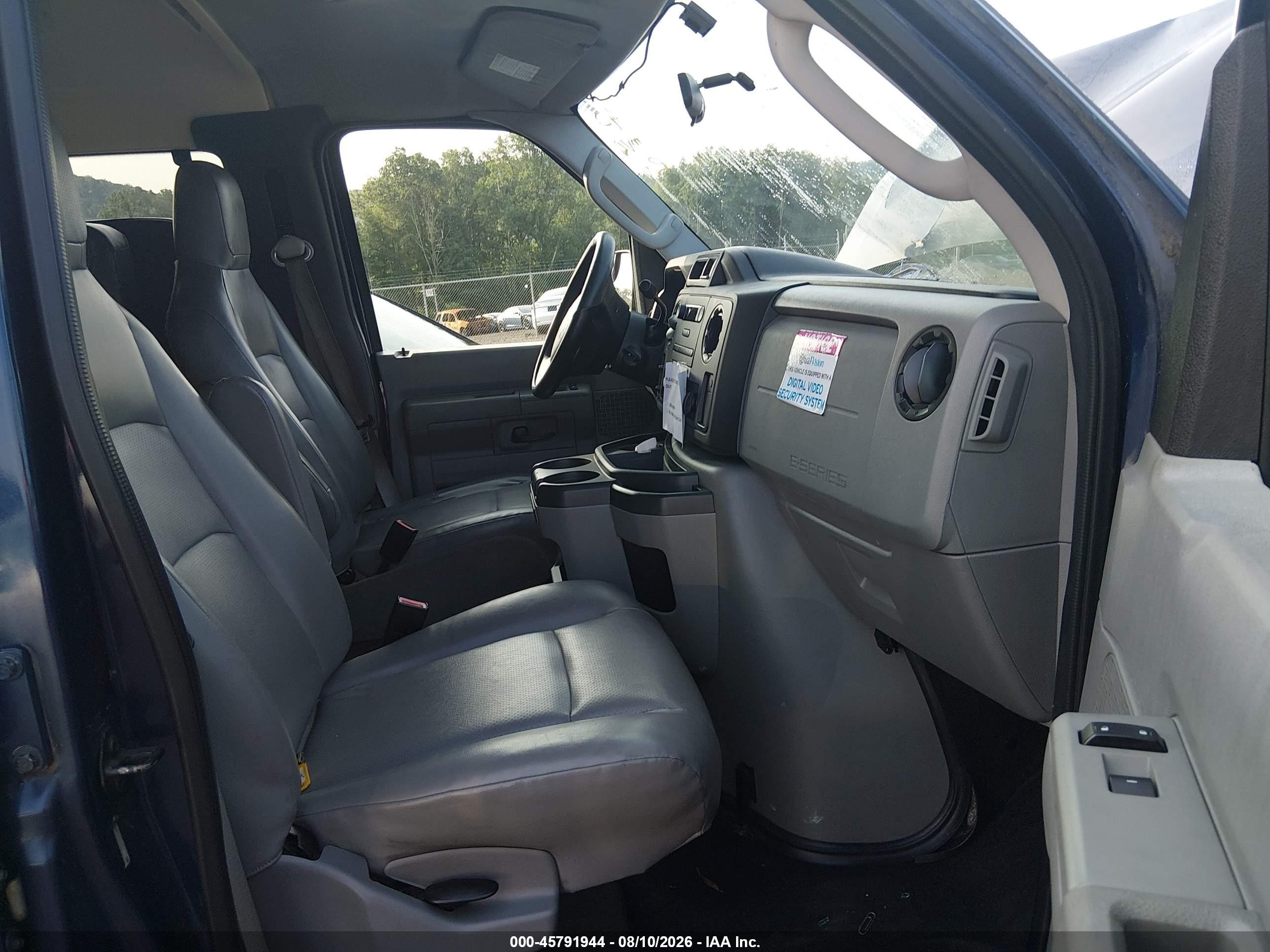 2011 Ford E-350 Super Duty Commercial Blue vin: 1FTSS3EL4BDB05420