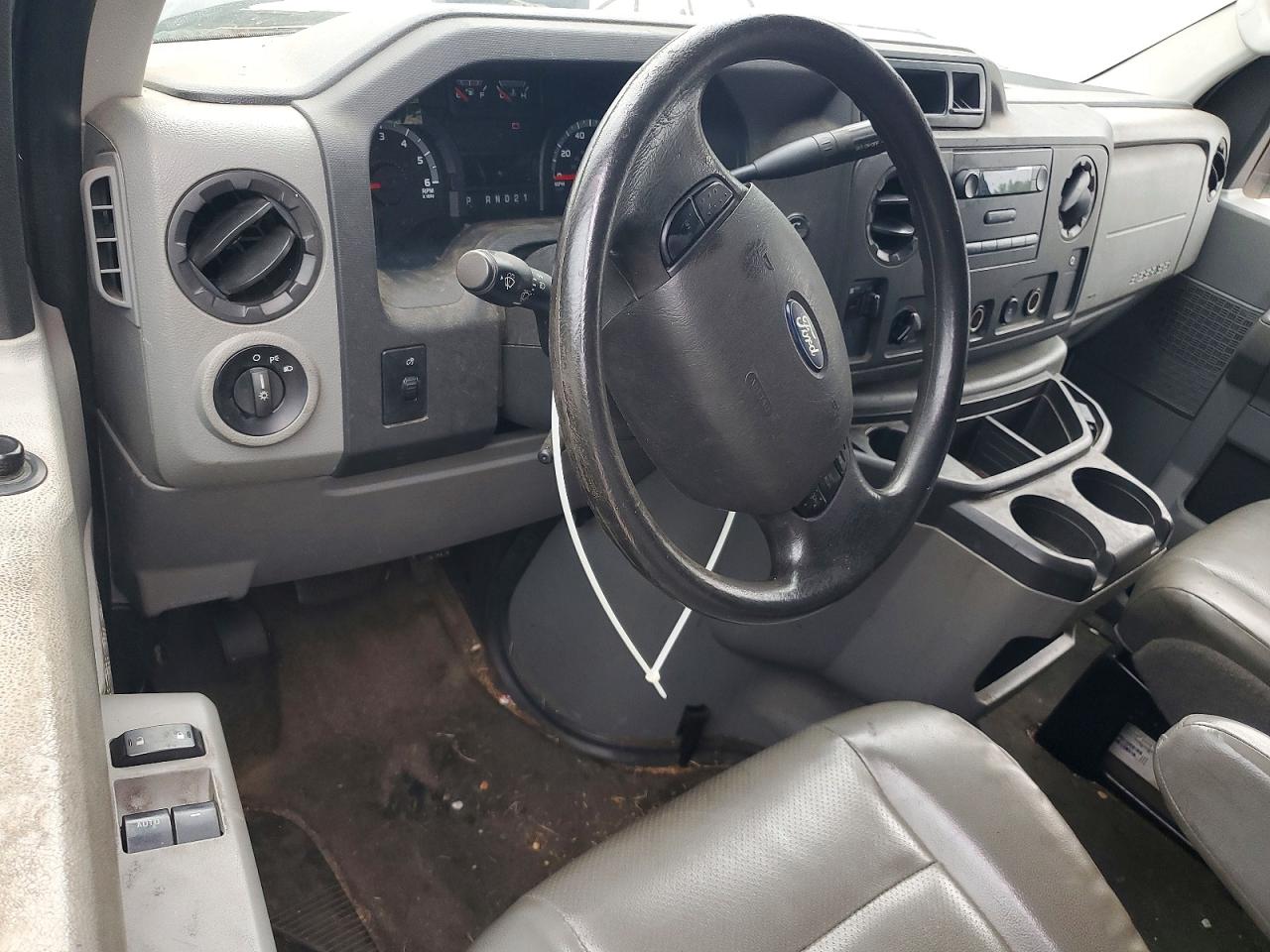 2014 Ford Econoline E350 Super Duty Van White vin: 1FTSS3EL4EDA64047