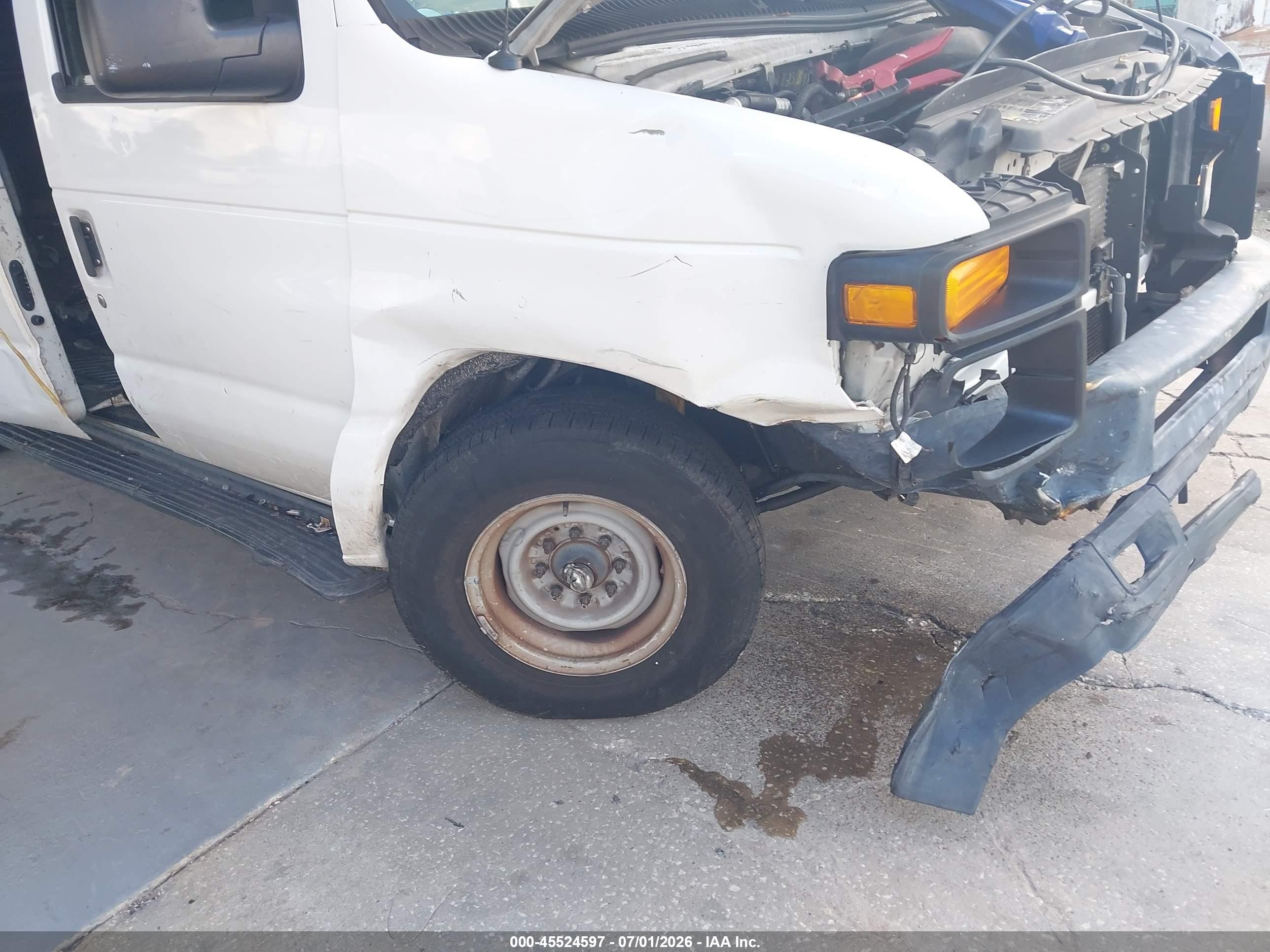 2013 Ford E-350 Super Duty Commercial White vin: 1FTSS3EL5DDA90283