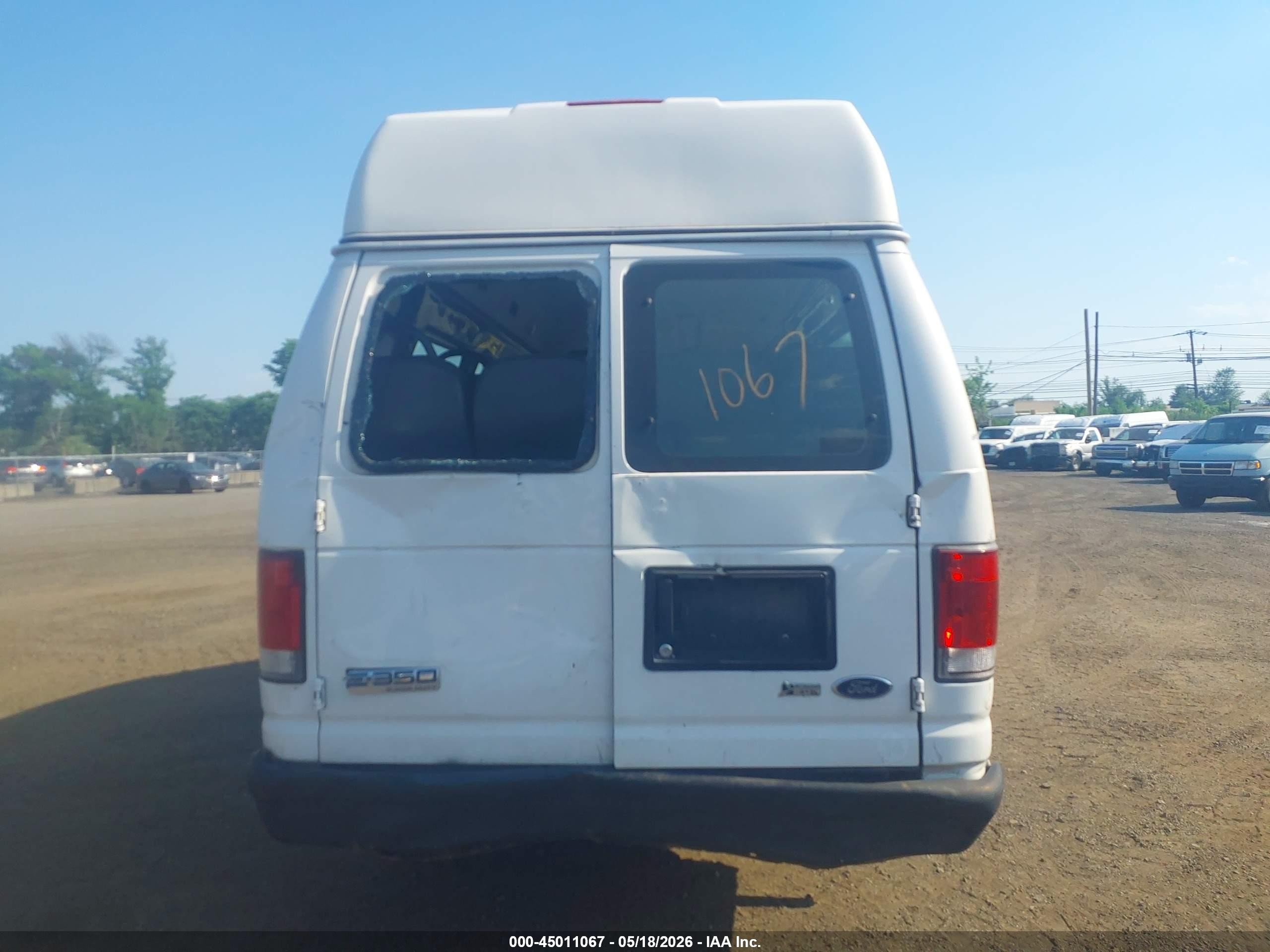 2010 Ford E-350 Super Duty Commercial/recreational White vin: 1FTSS3EL6ADA00358