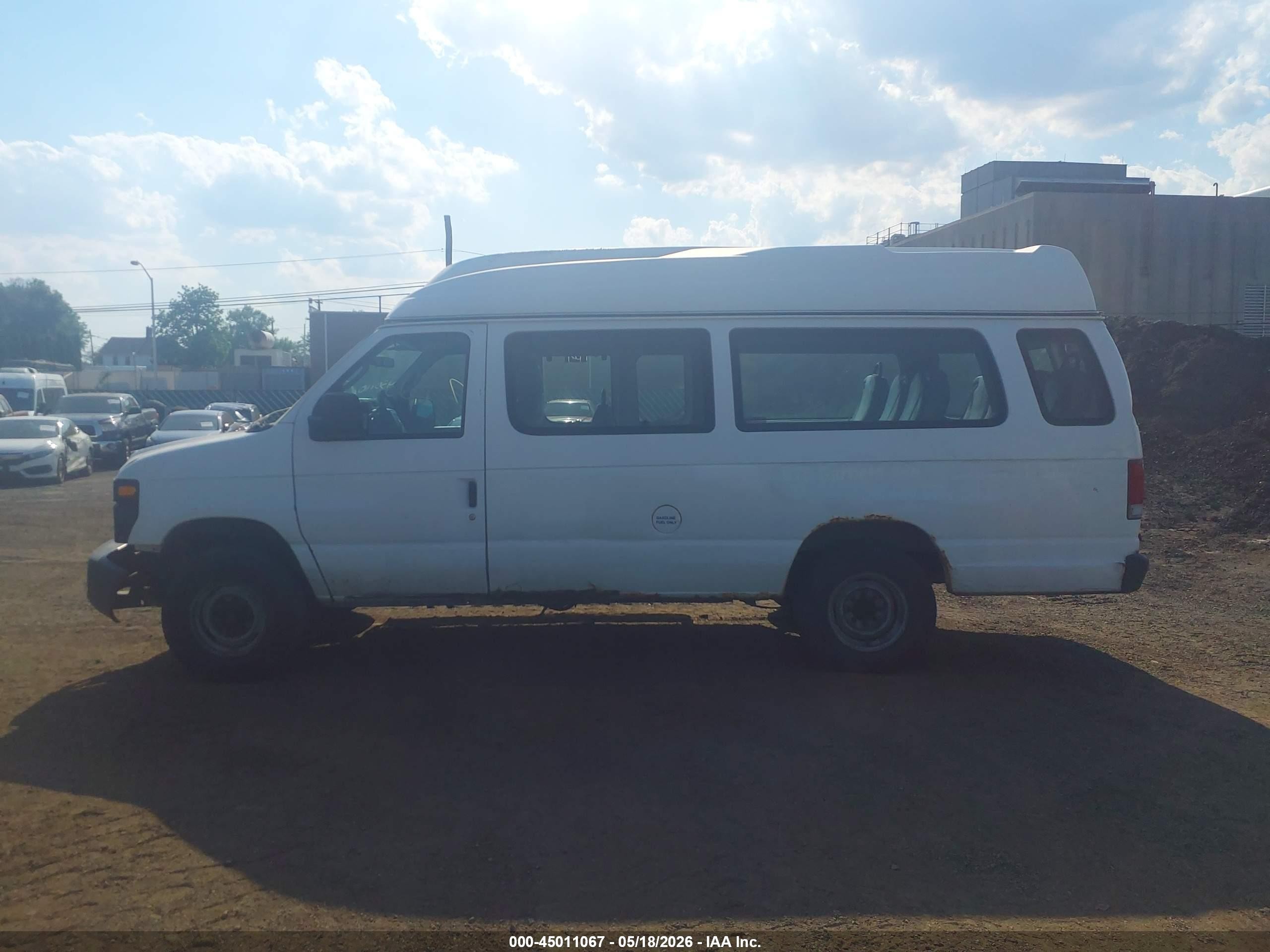 2010 Ford E-350 Super Duty Commercial/recreational White vin: 1FTSS3EL6ADA00358