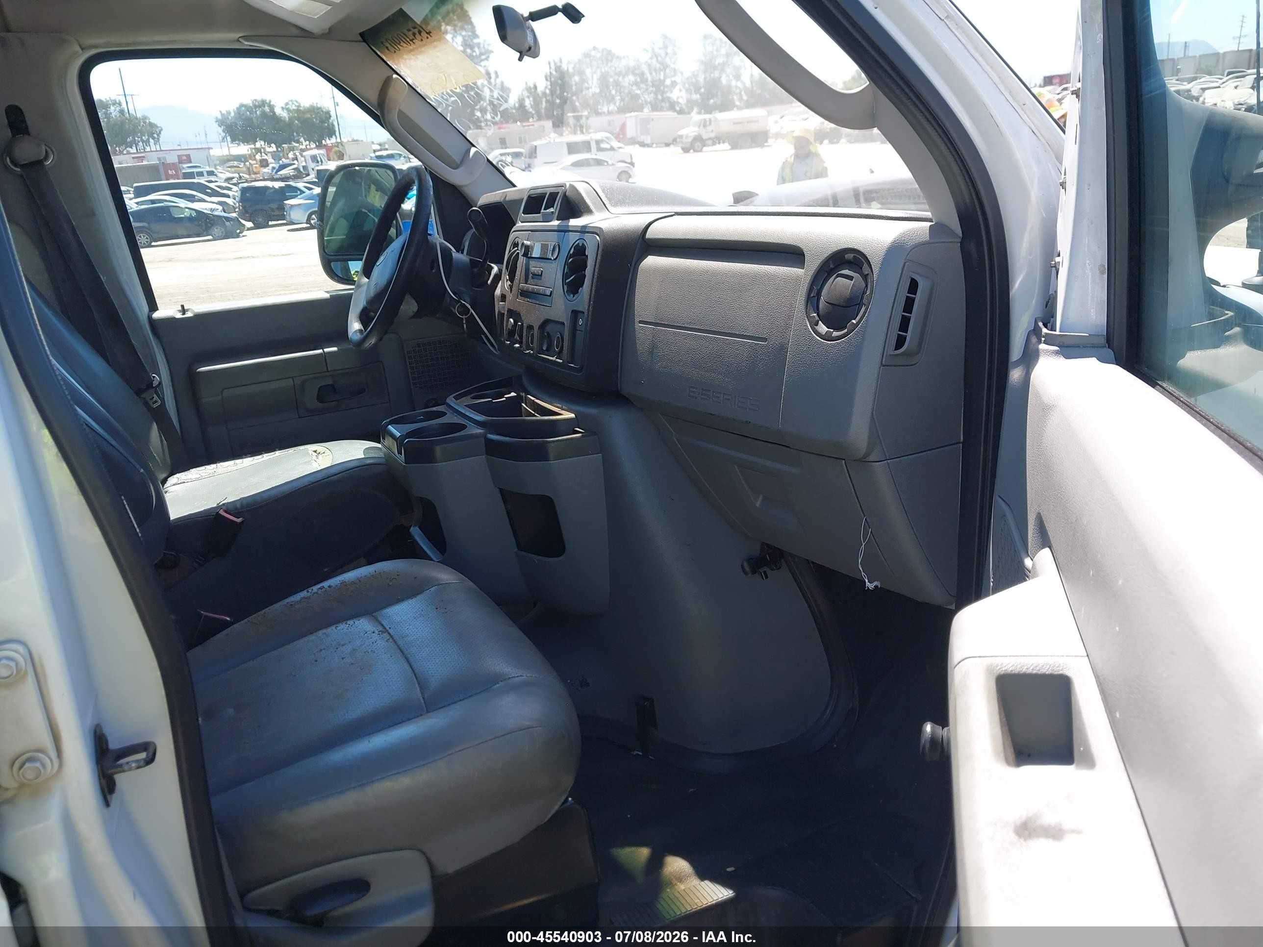 2014 Ford E-350 Super Duty Commercial White vin: 1FTSS3EL6EDA09325