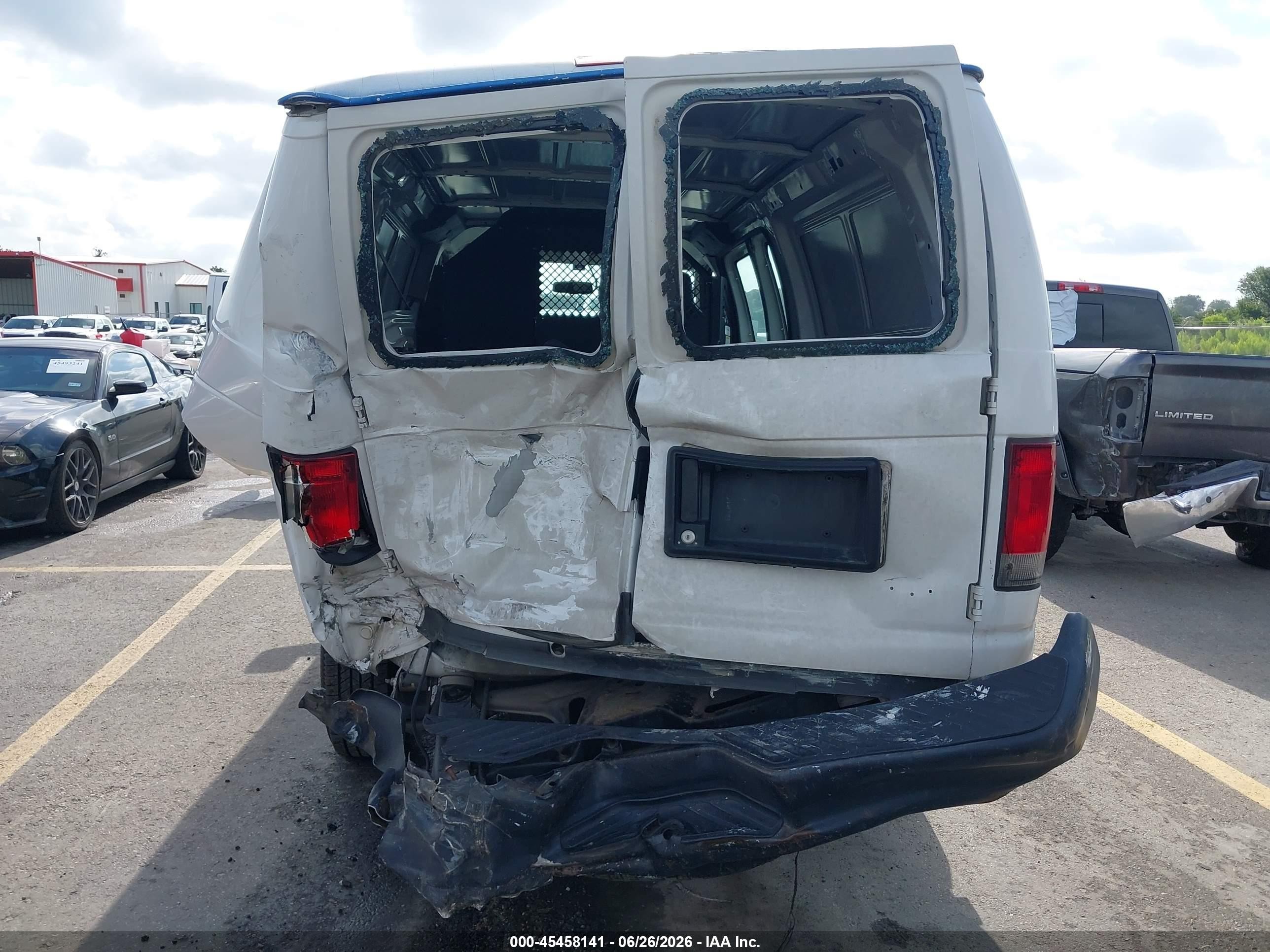 2014 Ford E-350 Super Duty Commercial/recreational White vin: 1FTSS3EL7EDB18263