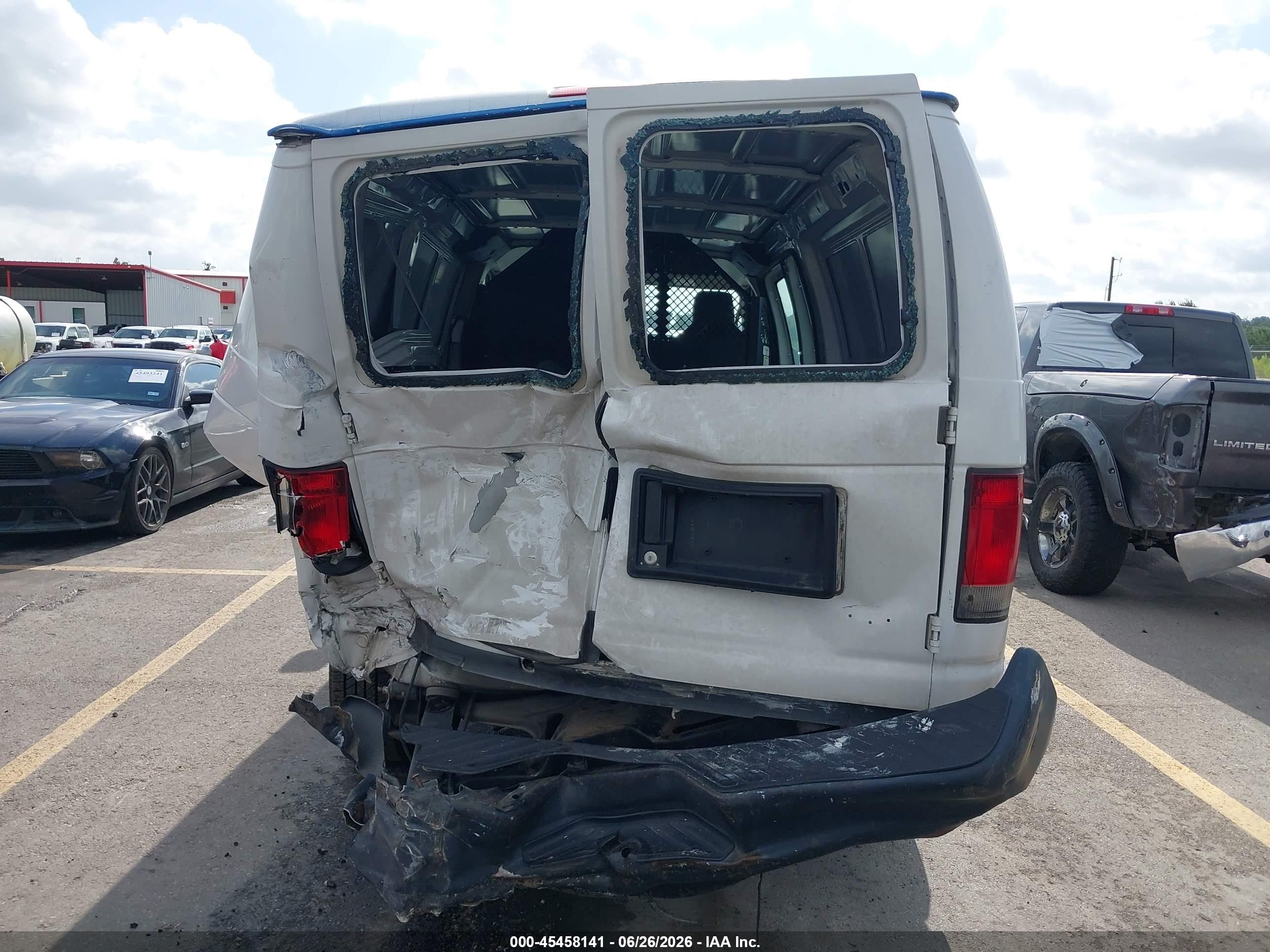 2014 Ford E-350 Super Duty Commercial/recreational White vin: 1FTSS3EL7EDB18263