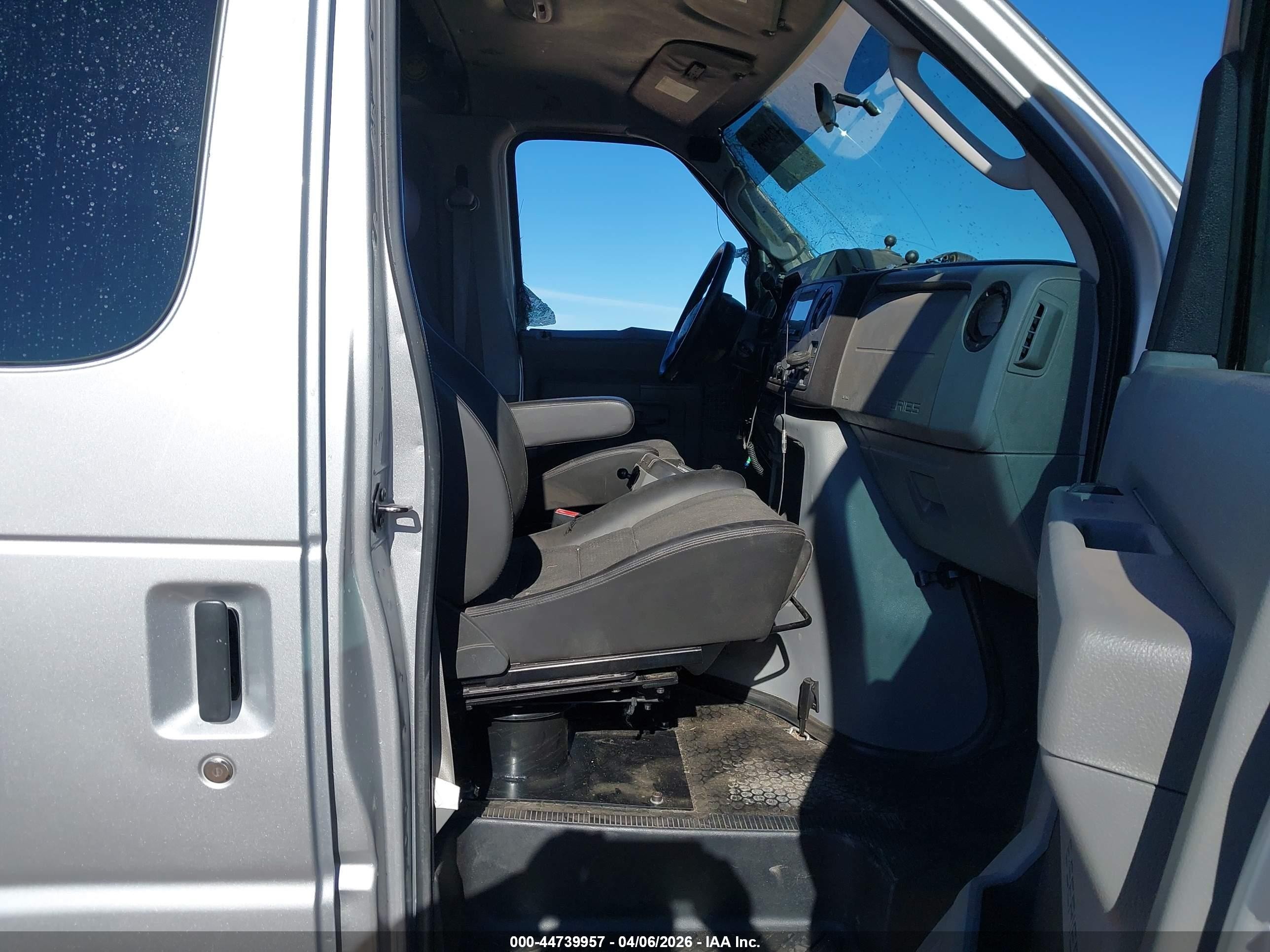 2011 Ford E-350 Super Duty Commercial Silver vin: 1FTSS3ES3BDA23377