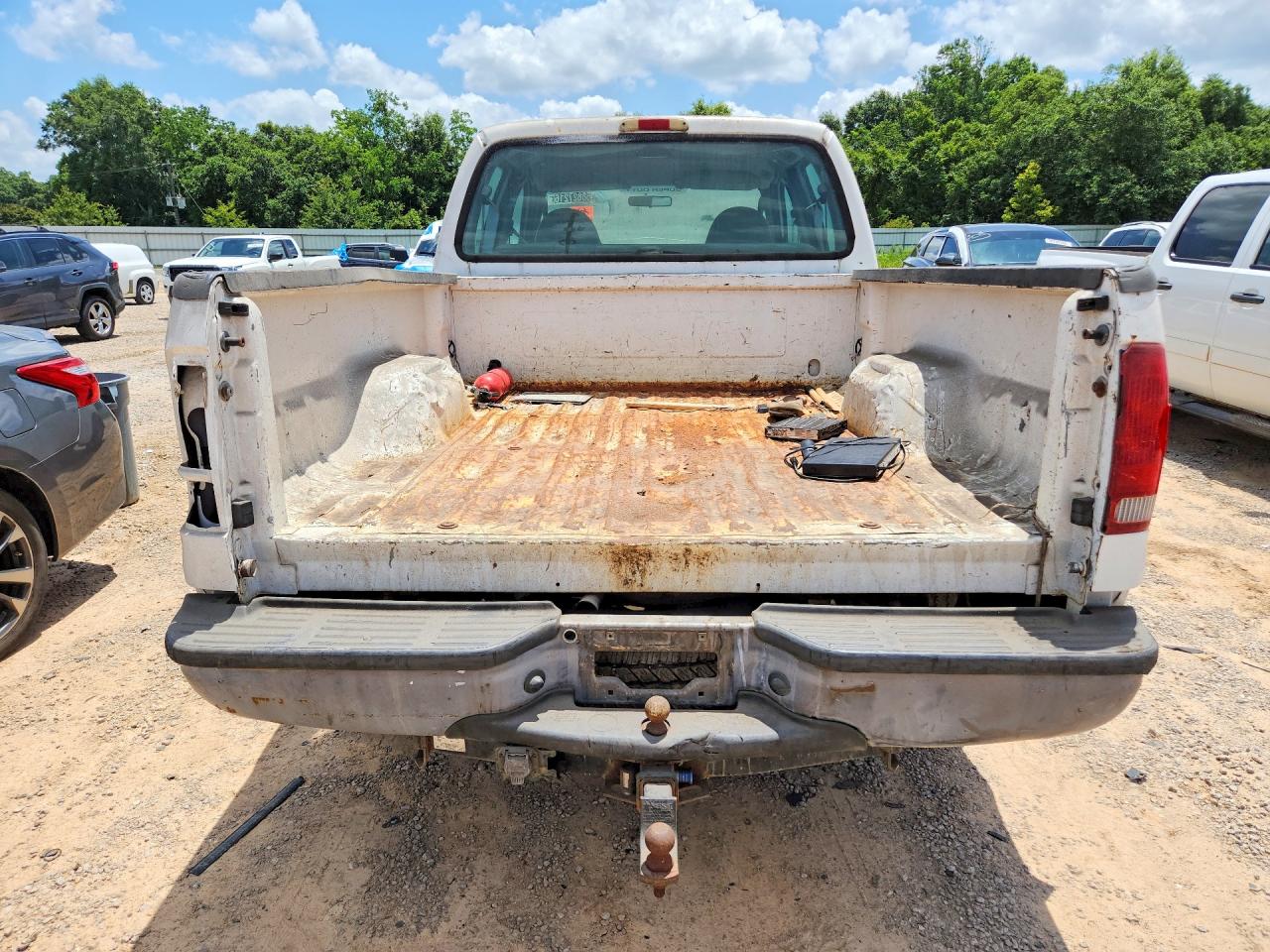 2006 Ford F250 Super Duty White vin: 1FTSW20506EB64536