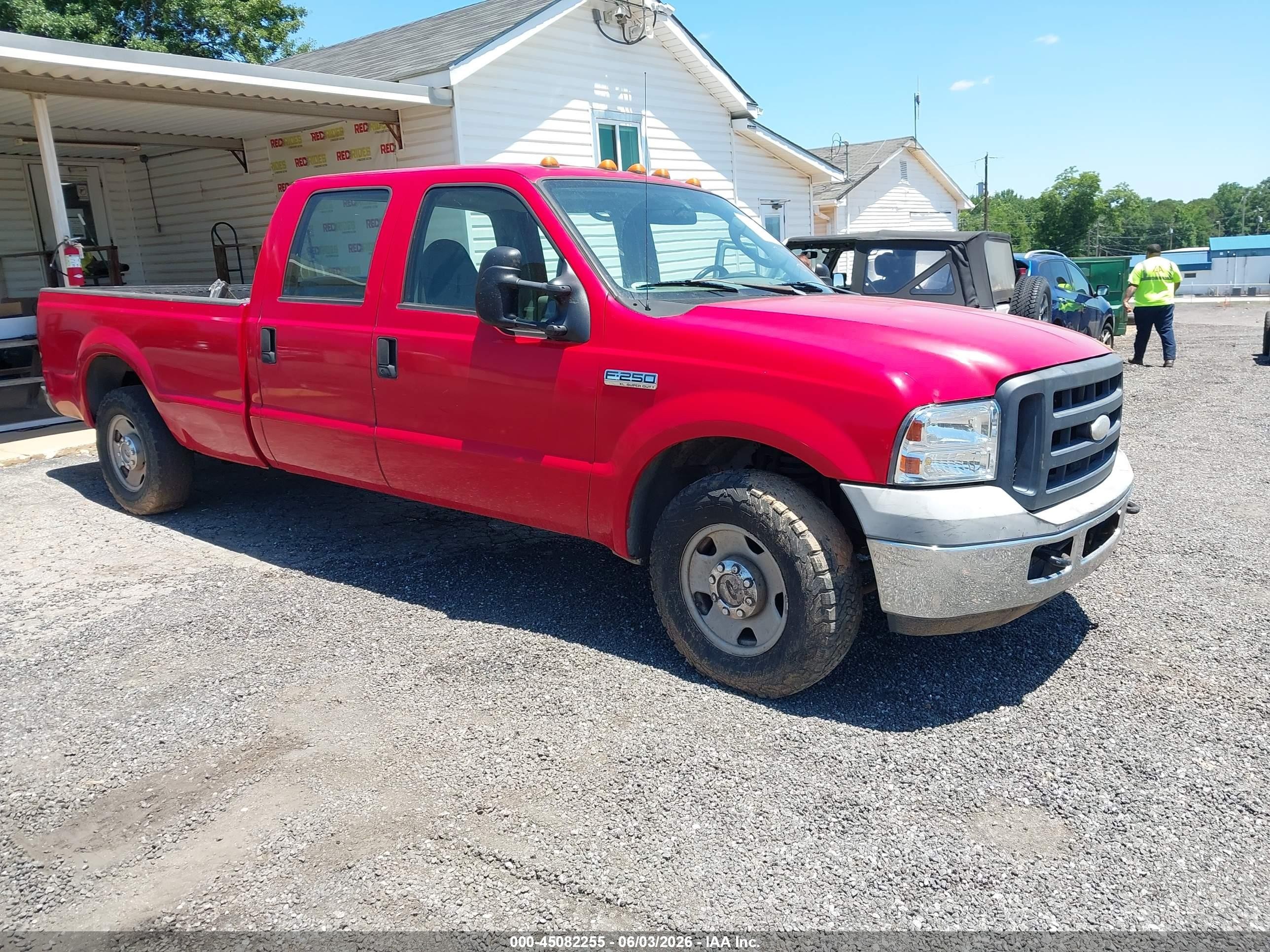 2006 Ford F-250   Red vin: 1FTSW205X6EB26117