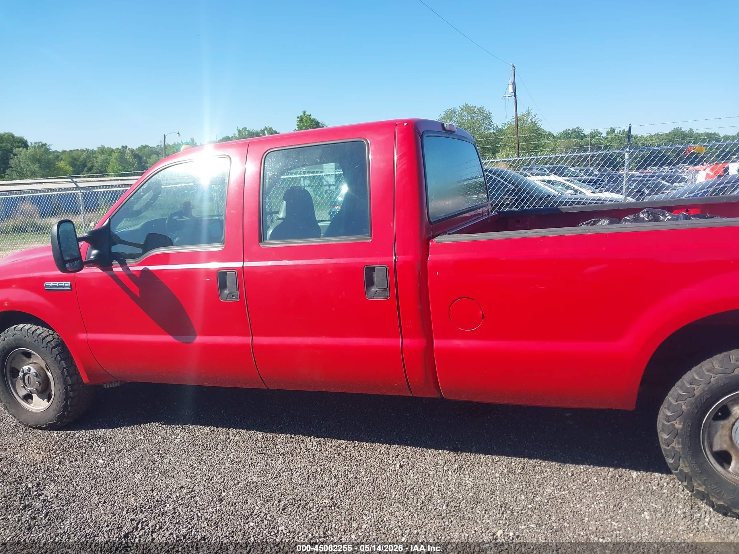 2006 Ford F-250   Red vin: 1FTSW205X6EB26117