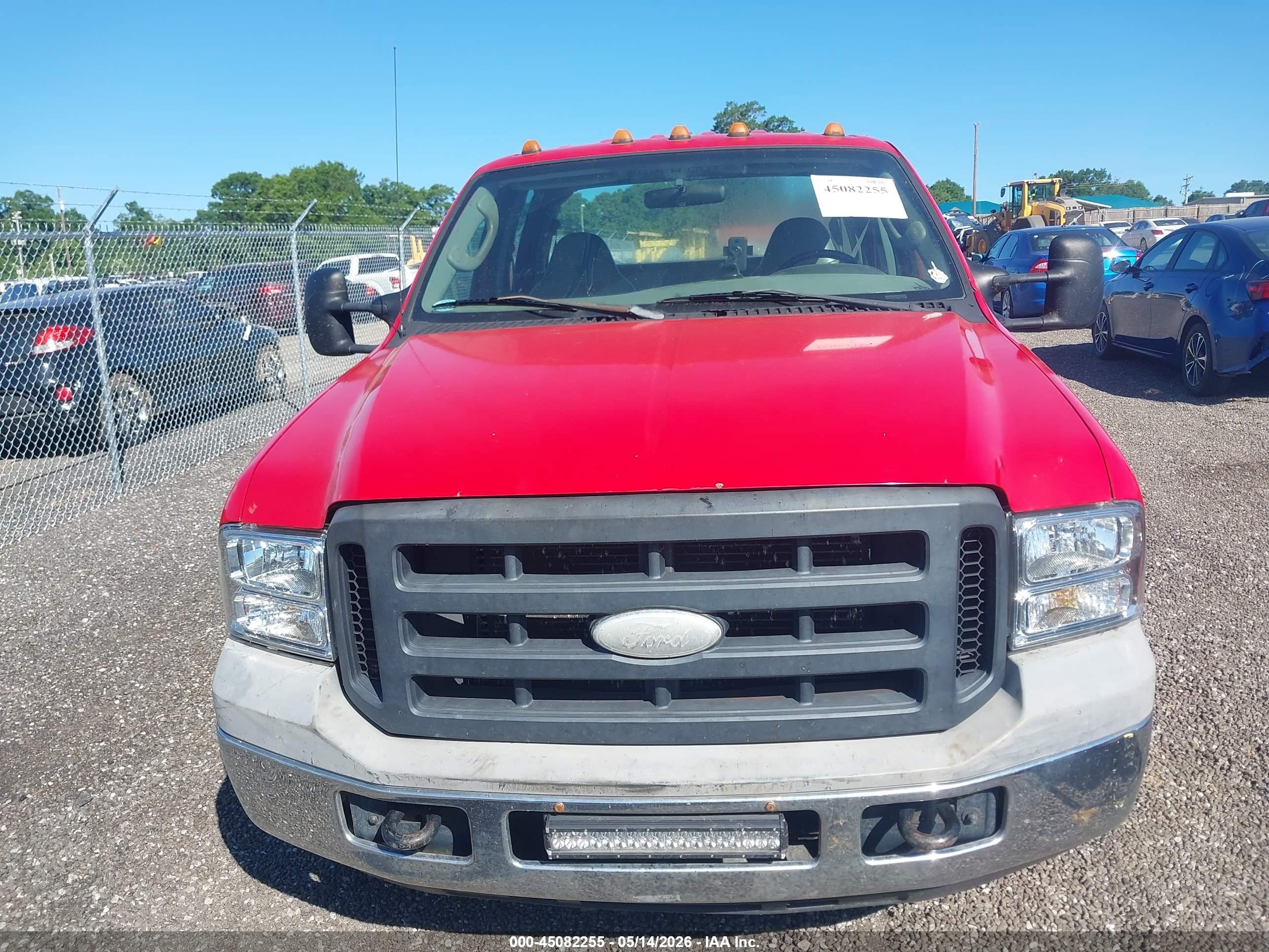 2006 Ford F-250   Red vin: 1FTSW205X6EB26117