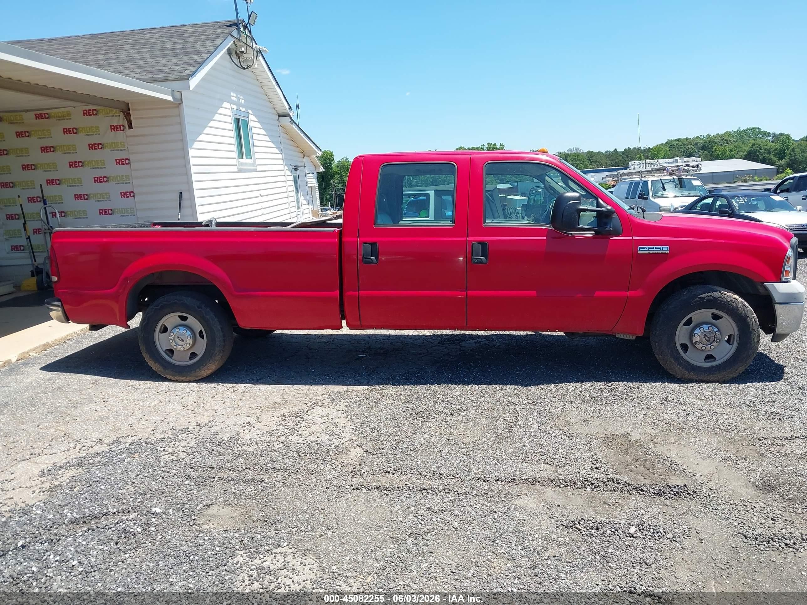 2006 Ford F-250   Red vin: 1FTSW205X6EB26117