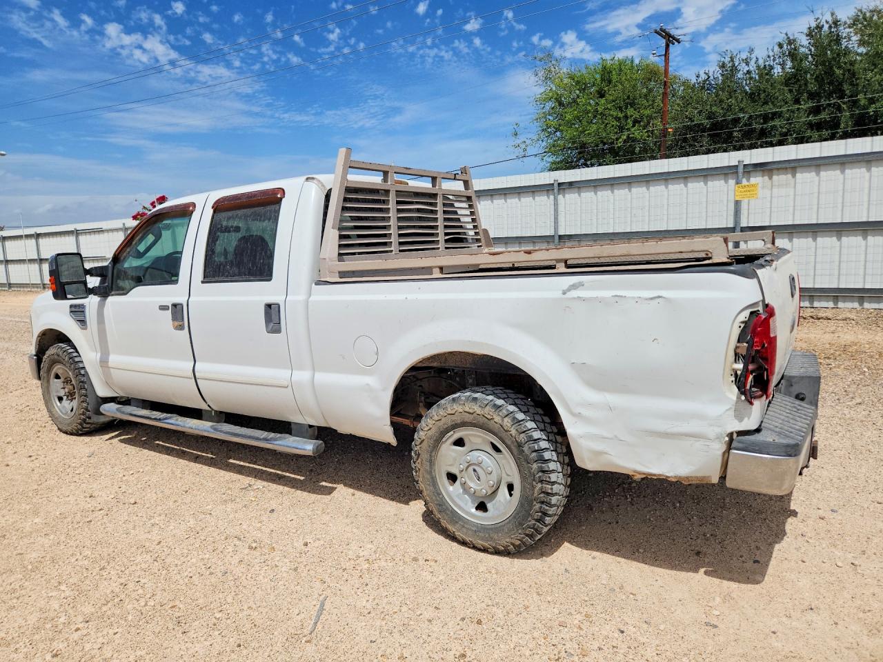 2008 Ford F250 Super Duty White vin: 1FTSW205X8EE51997