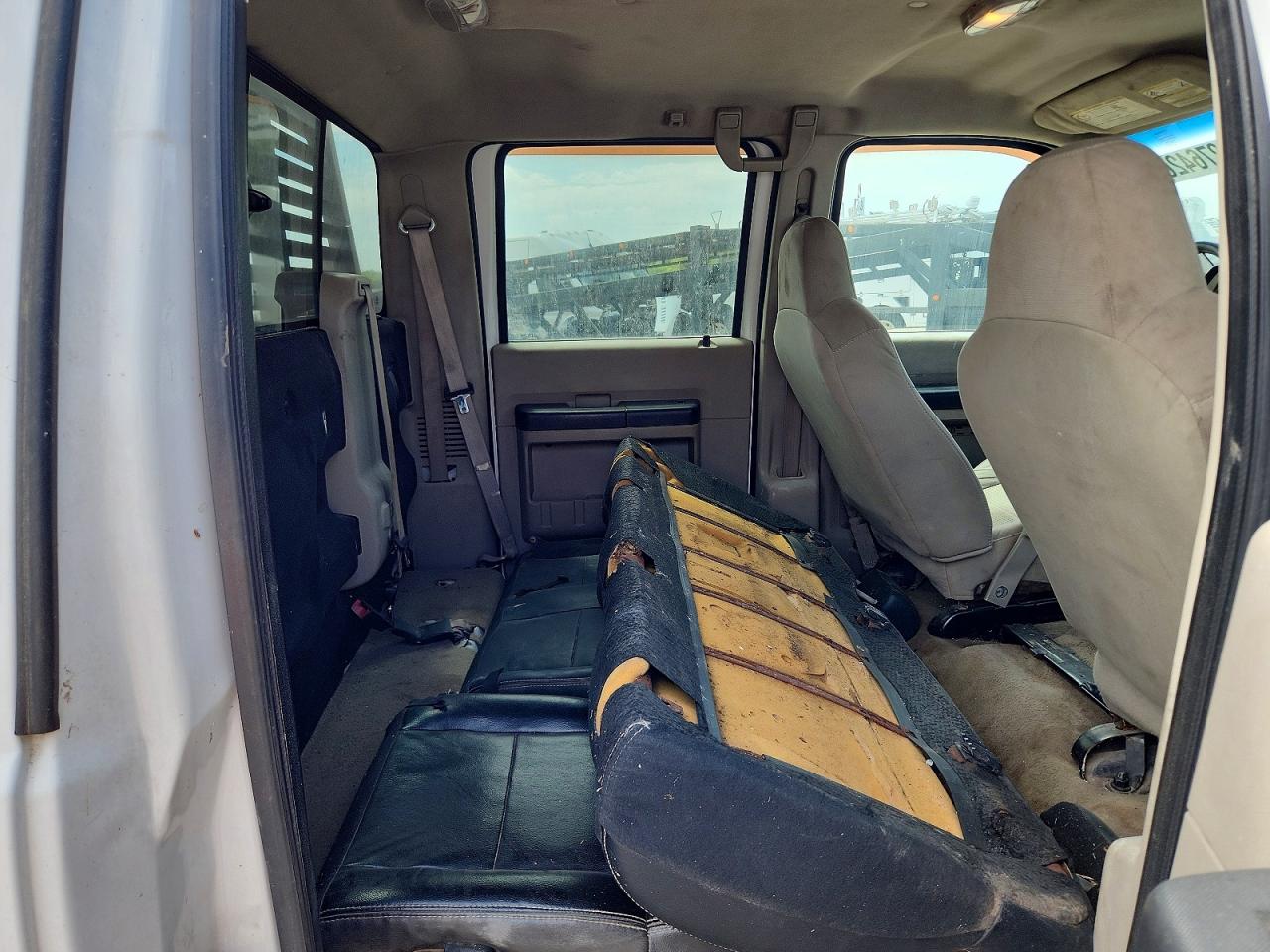 2008 Ford F250 Super Duty White vin: 1FTSW205X8EE51997