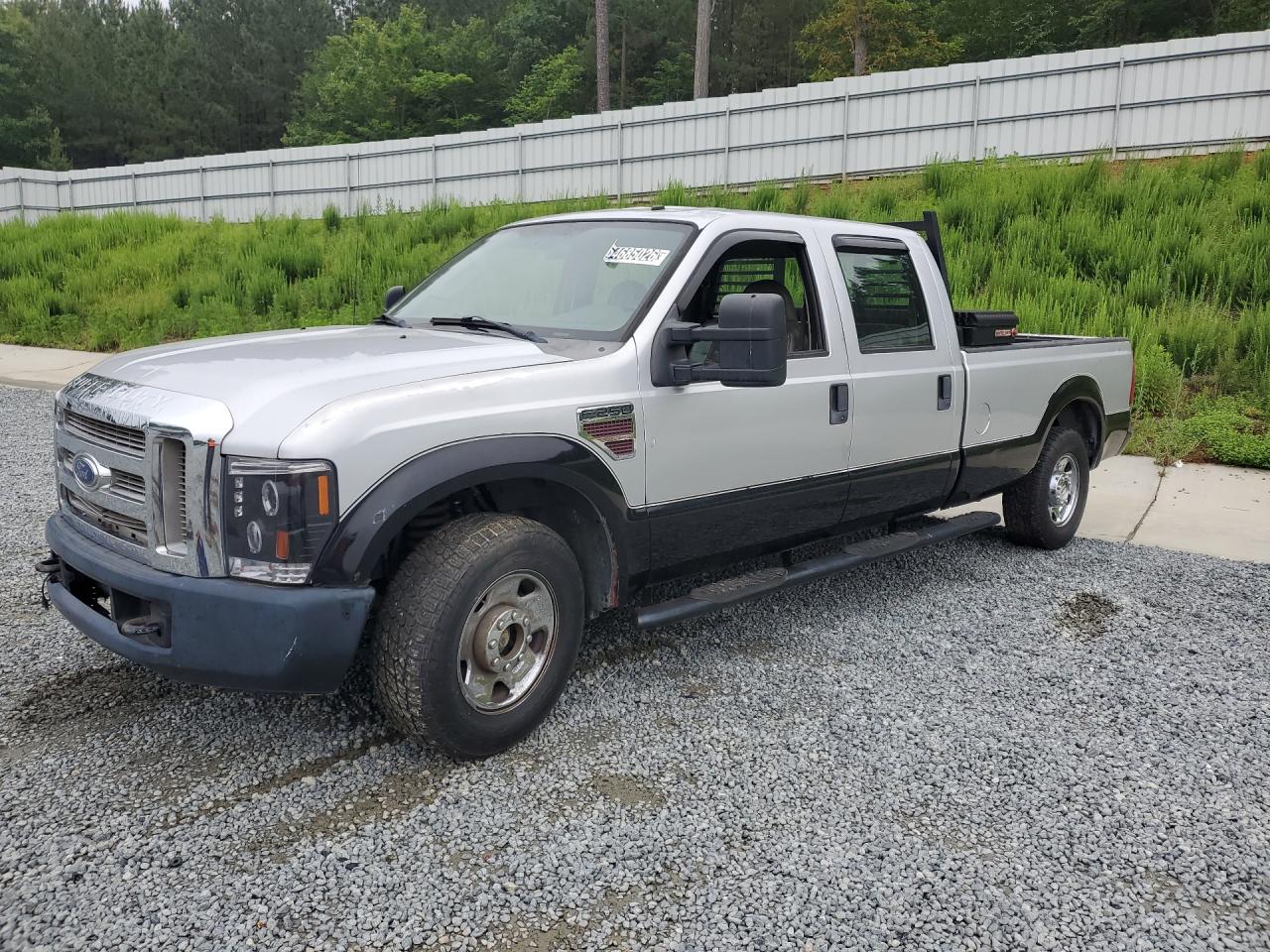 2008 Ford F250 Super Duty Silver vin: 1FTSW20R08EB96540 Damage: Left Front Fender, Oxidized, > 12 Inches