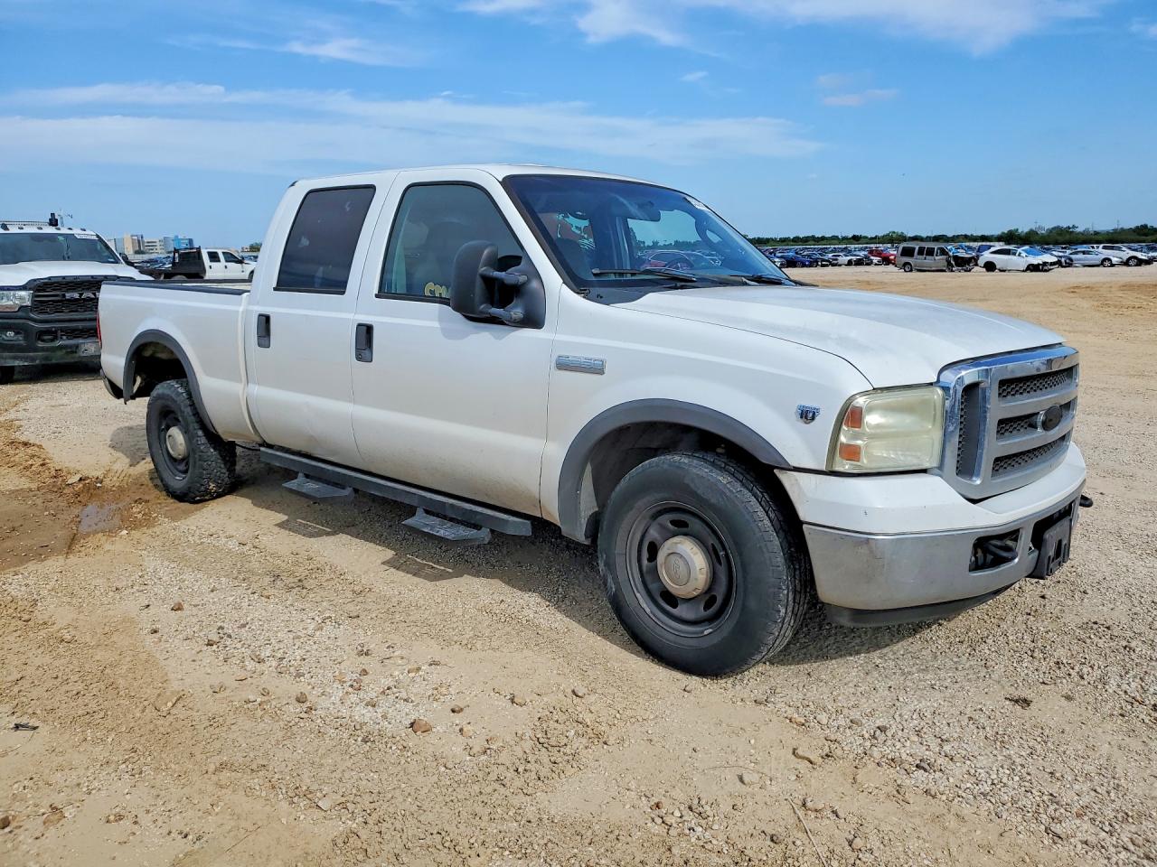 2005 Ford F250 Super Duty White vin: 1FTSW20Y35EA91414